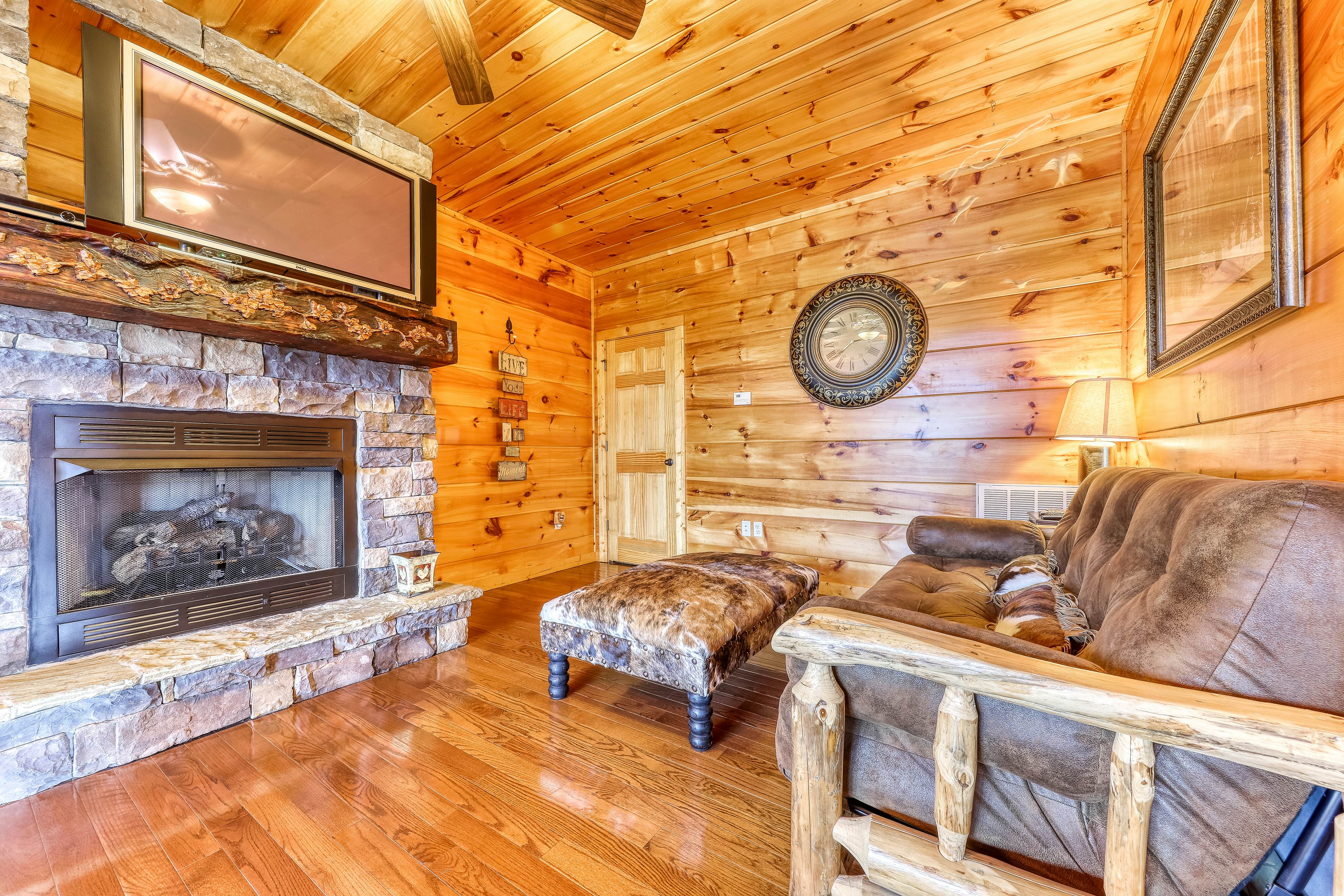 Mtn Getaway, Sleeps 12・Spectacular Views・Hot Tub