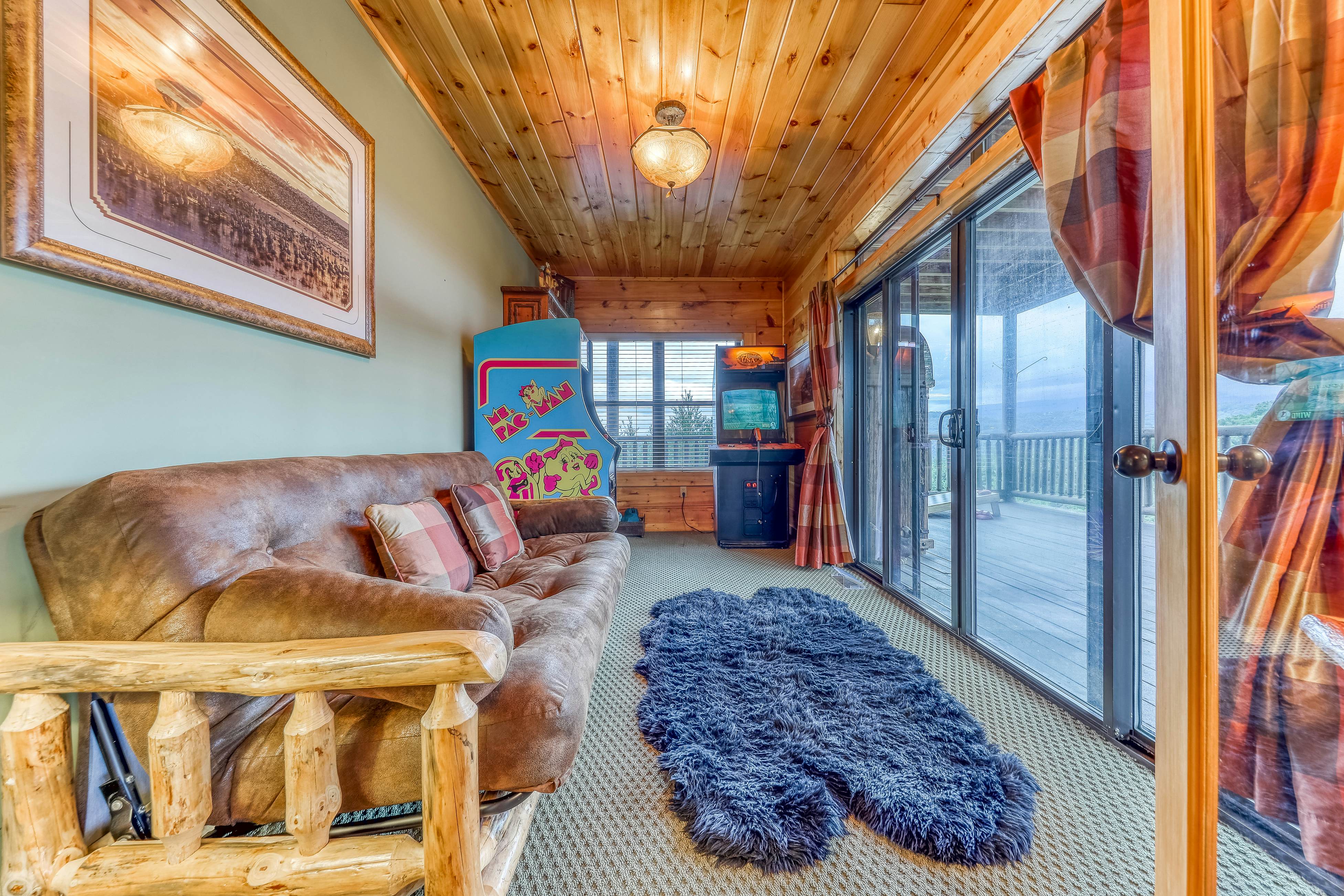 Mtn Getaway, Sleeps 12・Spectacular Views・Hot Tub