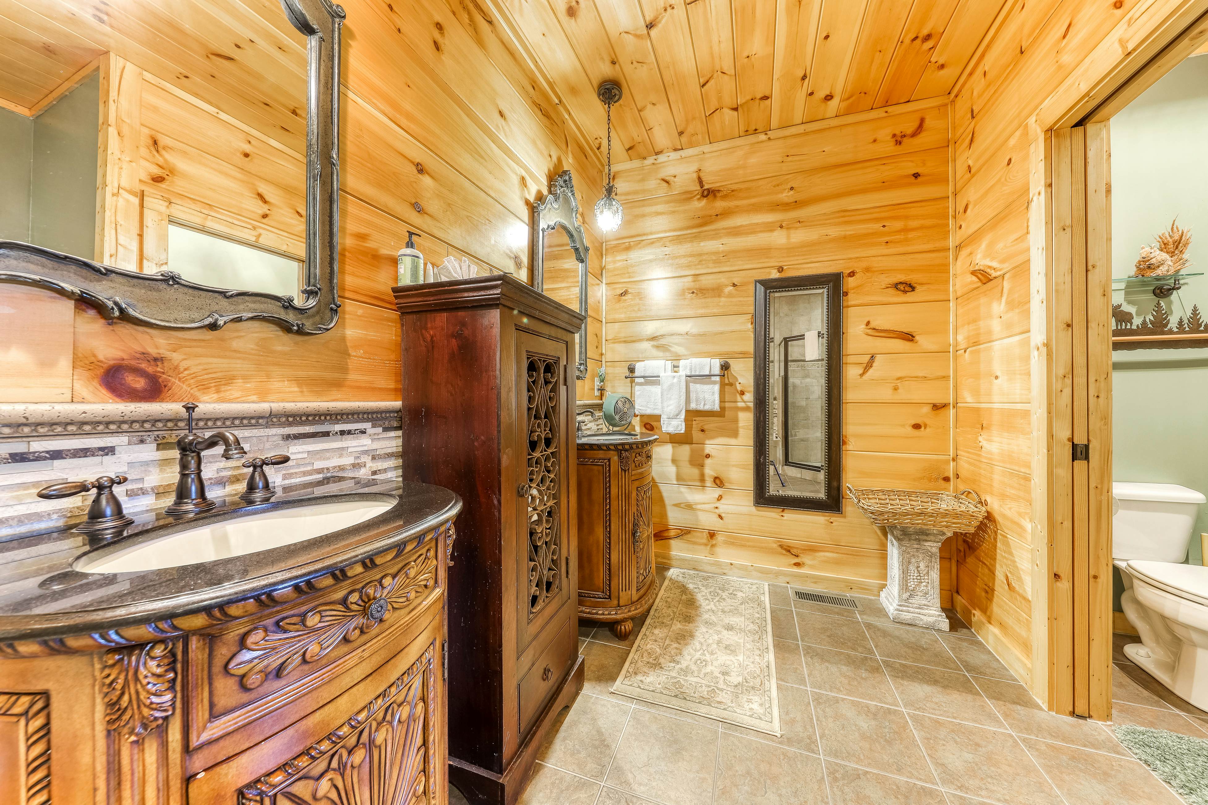 Mtn Getaway, Sleeps 12・Spectacular Views・Hot Tub