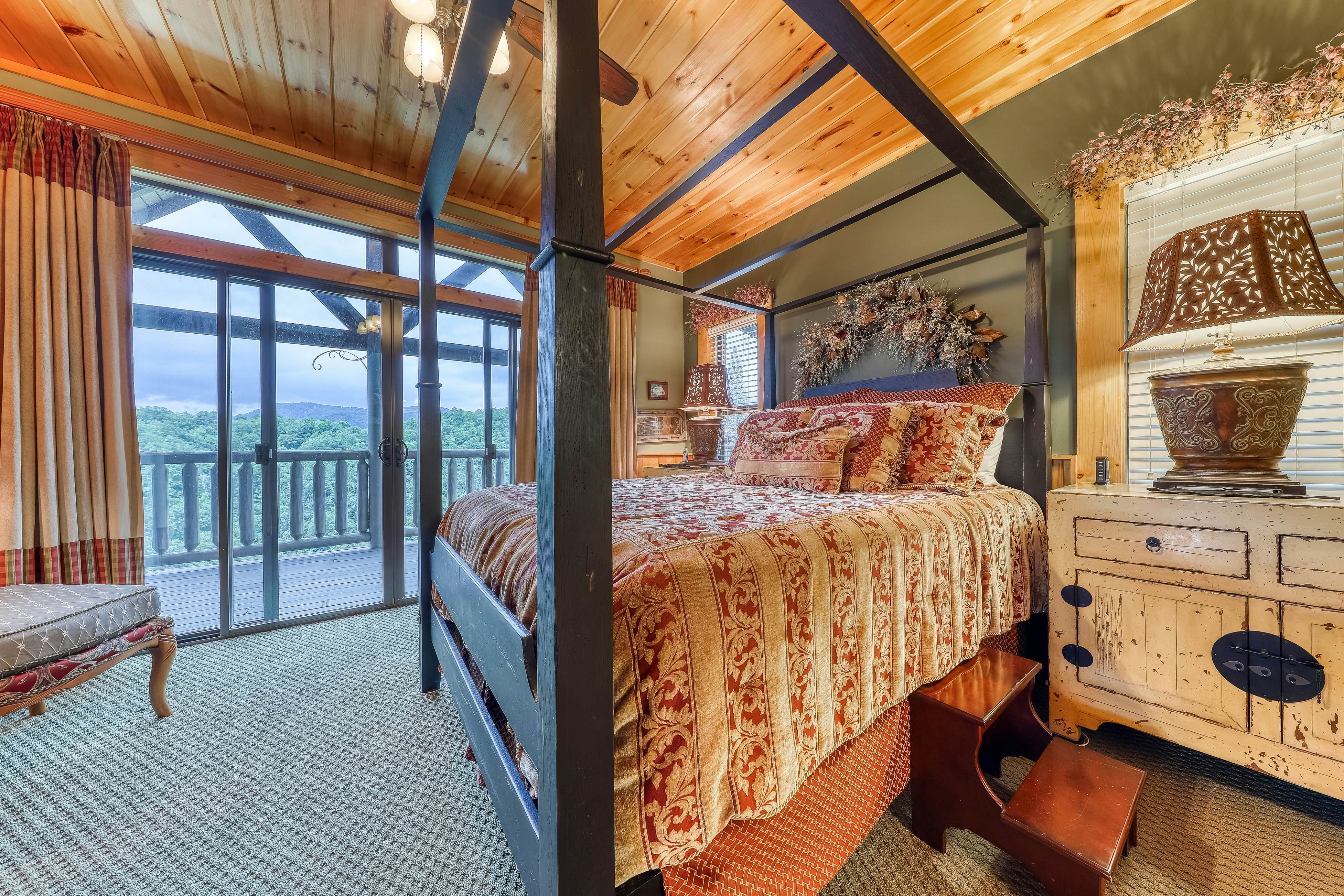 Mtn Getaway, Sleeps 12・Spectacular Views・Hot Tub