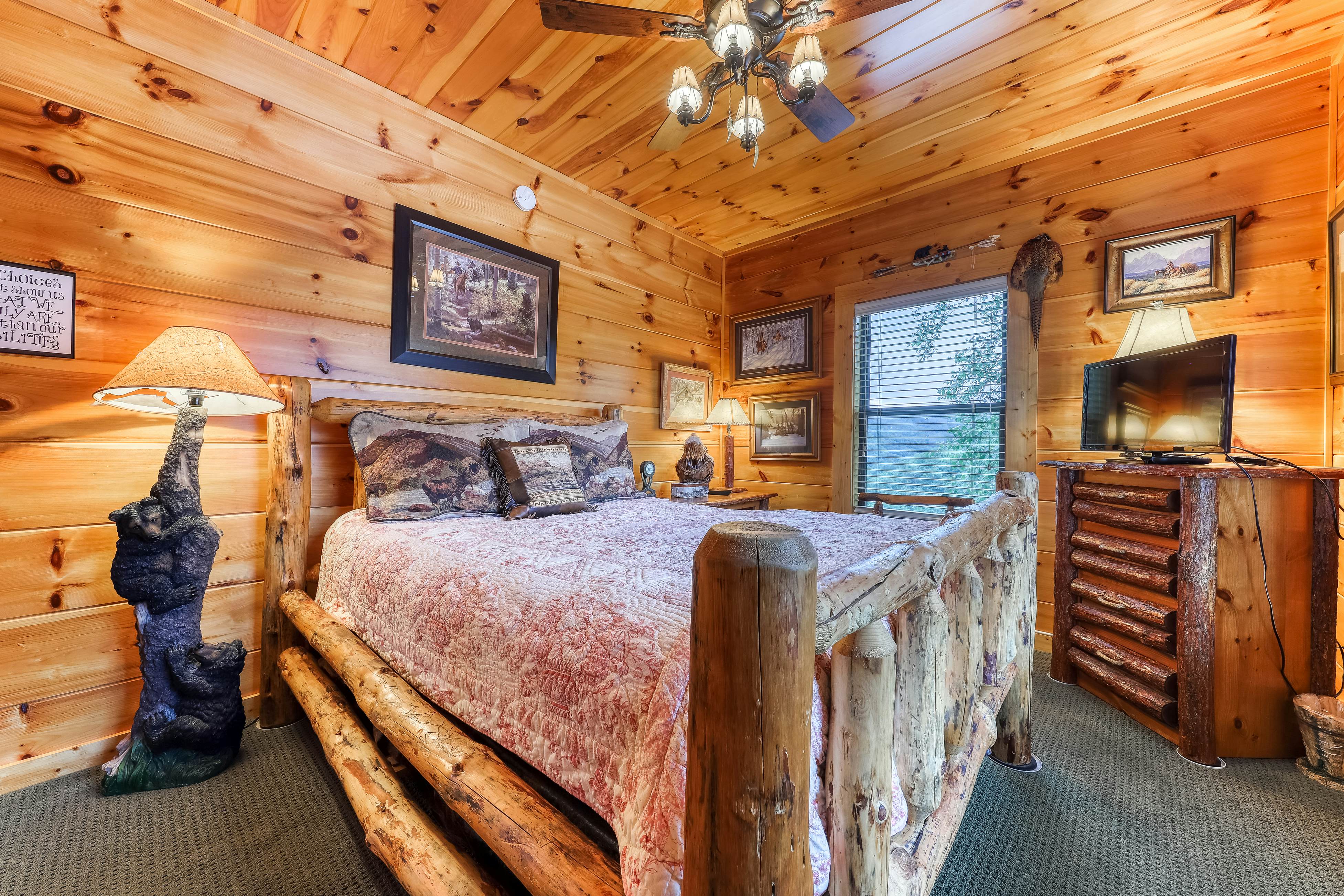 Mtn Getaway, Sleeps 12・Spectacular Views・Hot Tub