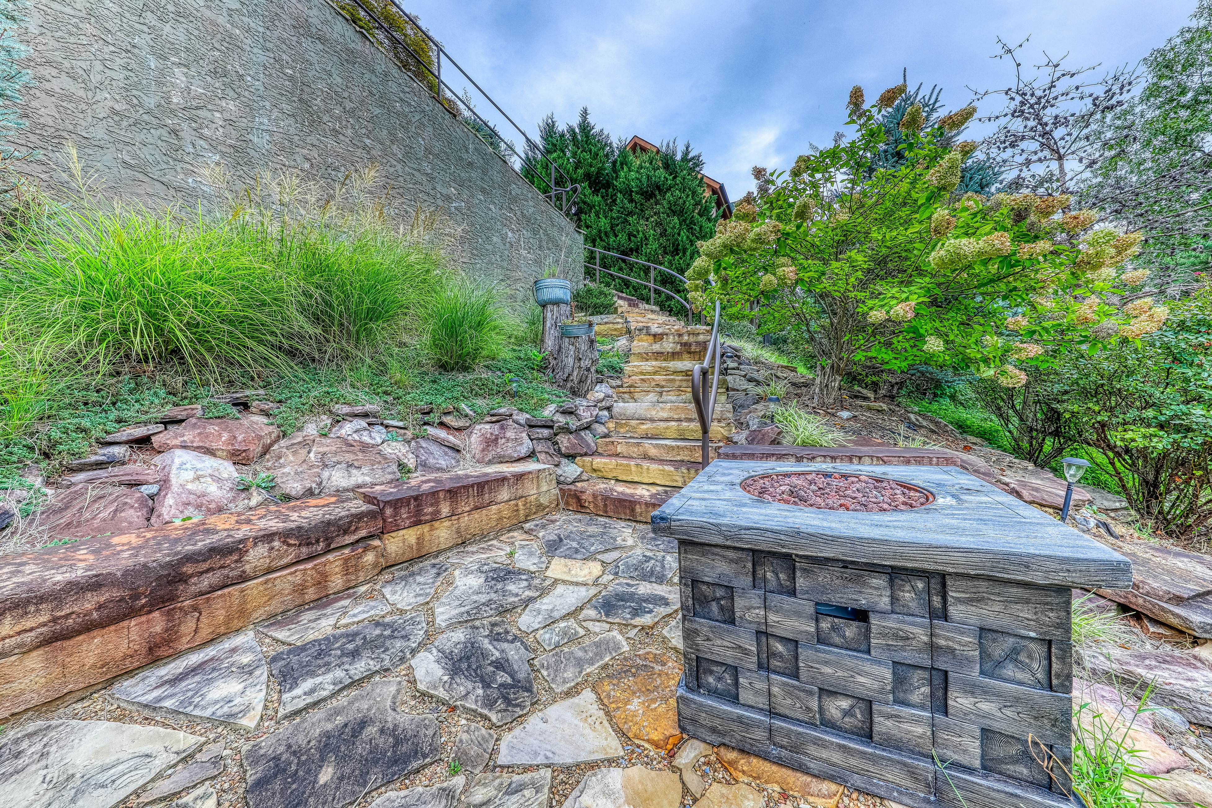 Mtn Getaway, Sleeps 12・Spectacular Views・Hot Tub