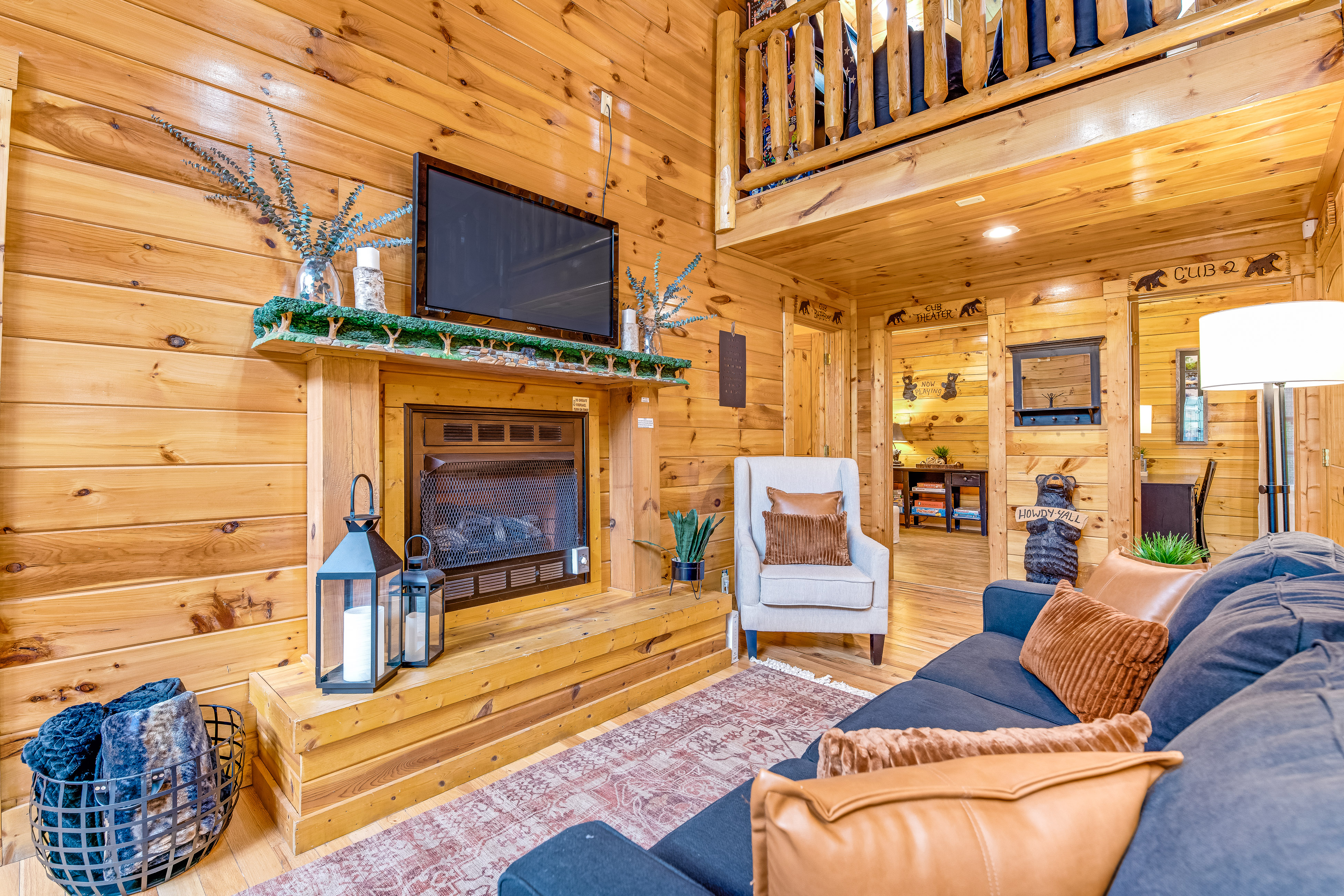 Log Cabin, Sleeps 9・Hot Tub・Home Theater・Games