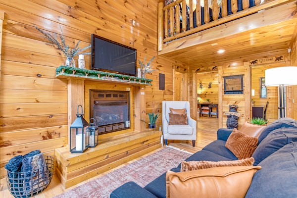 Log Cabin, Sleeps 9・Hot Tub・Home Theater・Games