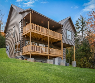 Luxe Mtn View Cabin, Sleep 8, Hot Tub, Games, Theater