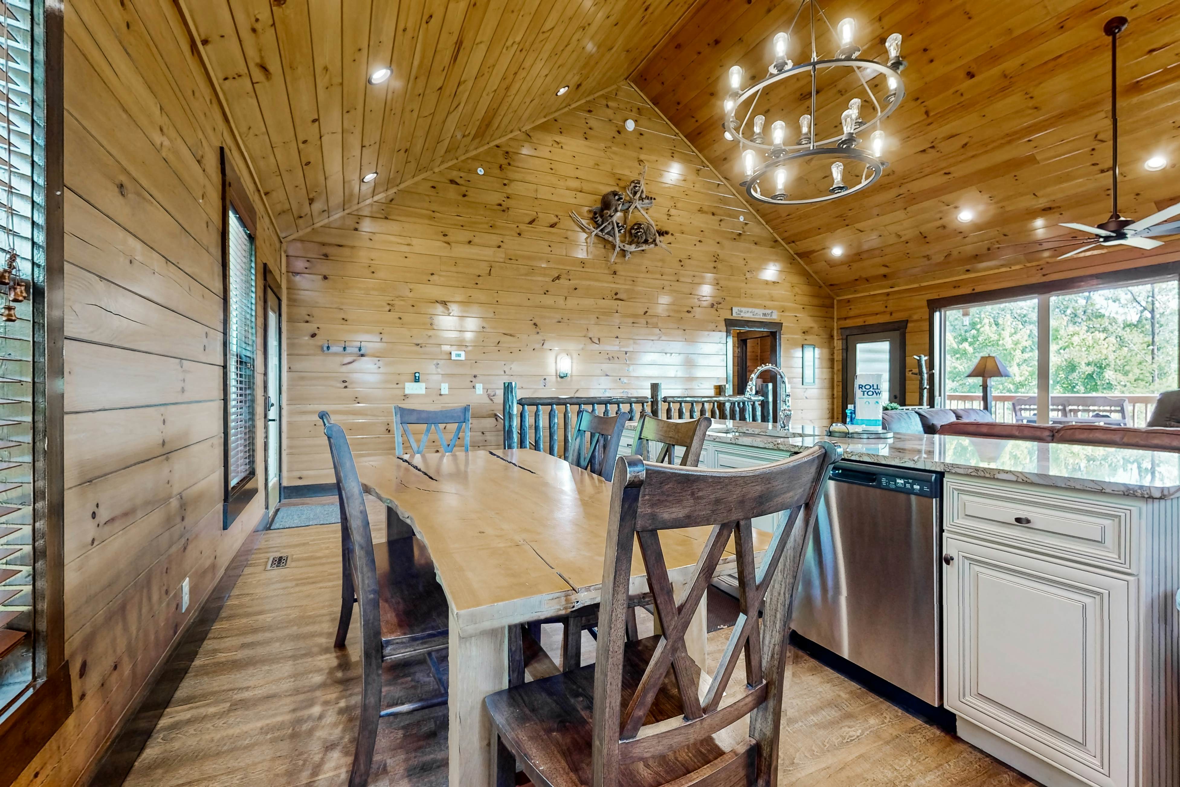 Luxe Mountain-View Cabin w/Hot Tub, Game Room & Theater +Free Attraction Tickets