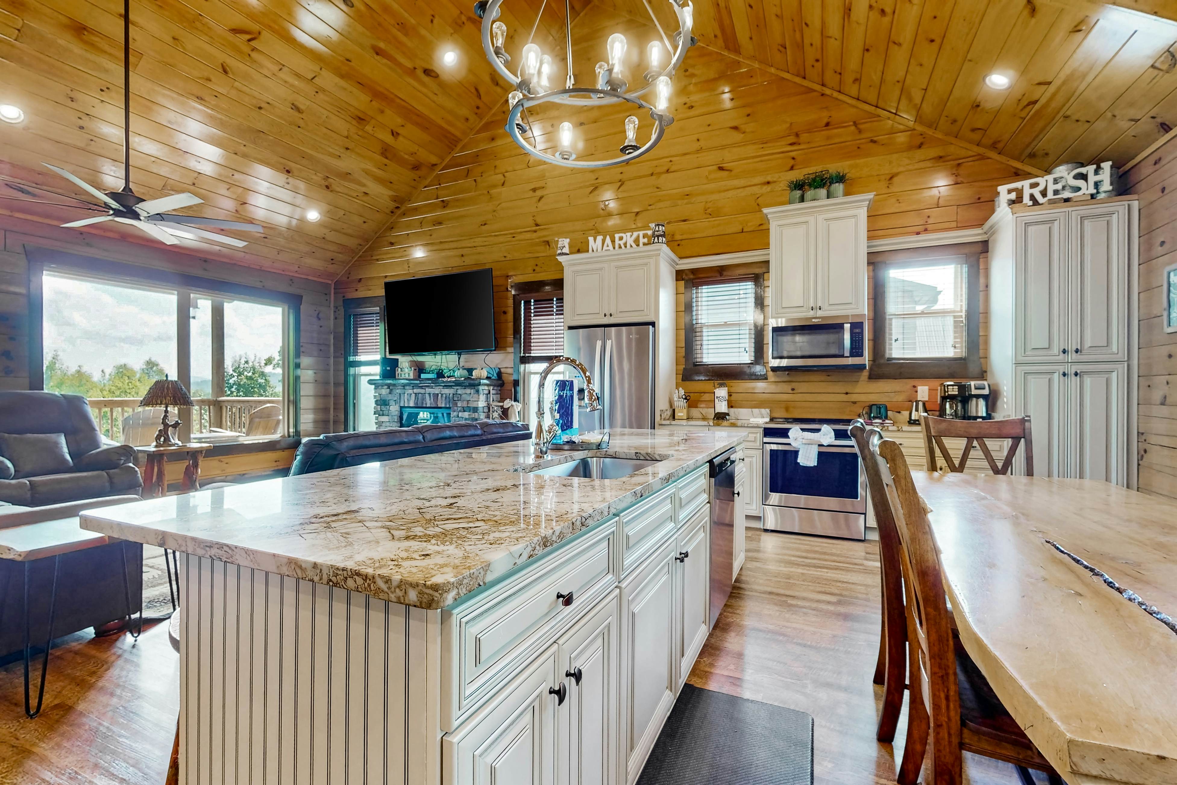 Luxe Mountain-View Cabin w/Hot Tub, Game Room & Theater +Free Attraction Tickets