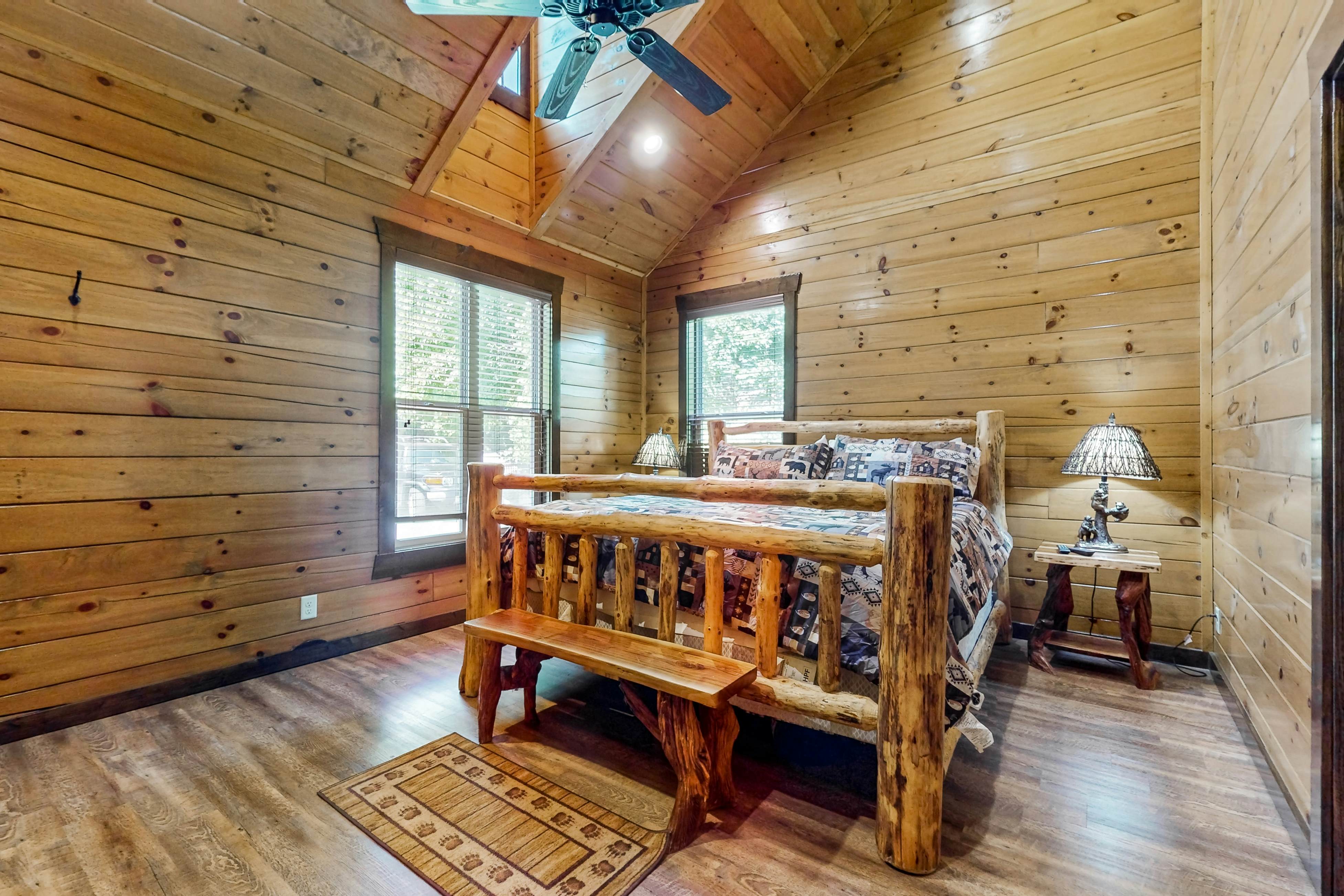 Luxe Mountain-View Cabin w/Hot Tub, Game Room & Theater +Free Attraction Tickets
