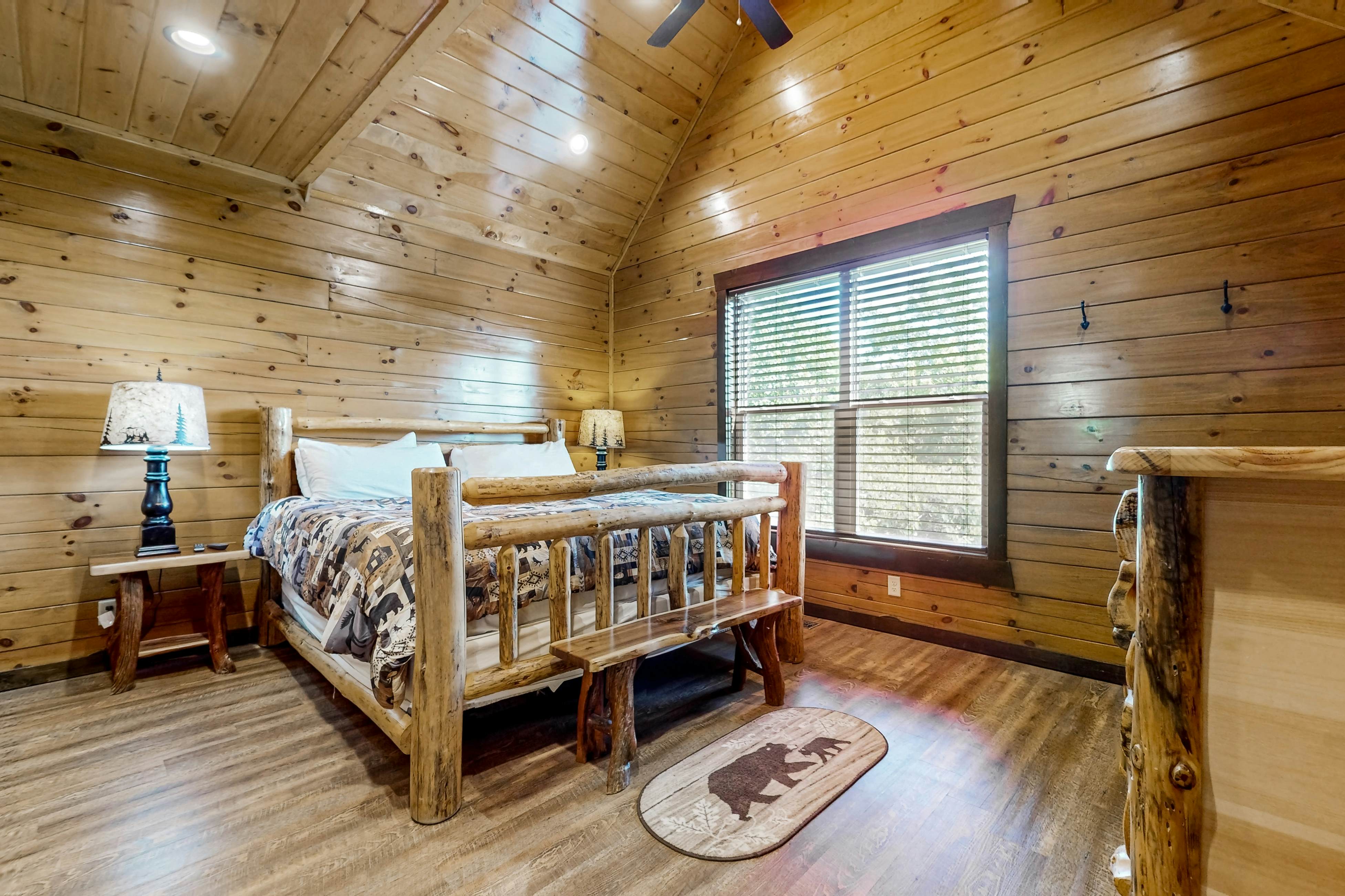 Luxe Mountain-View Cabin w/Hot Tub, Game Room & Theater +Free Attraction Tickets