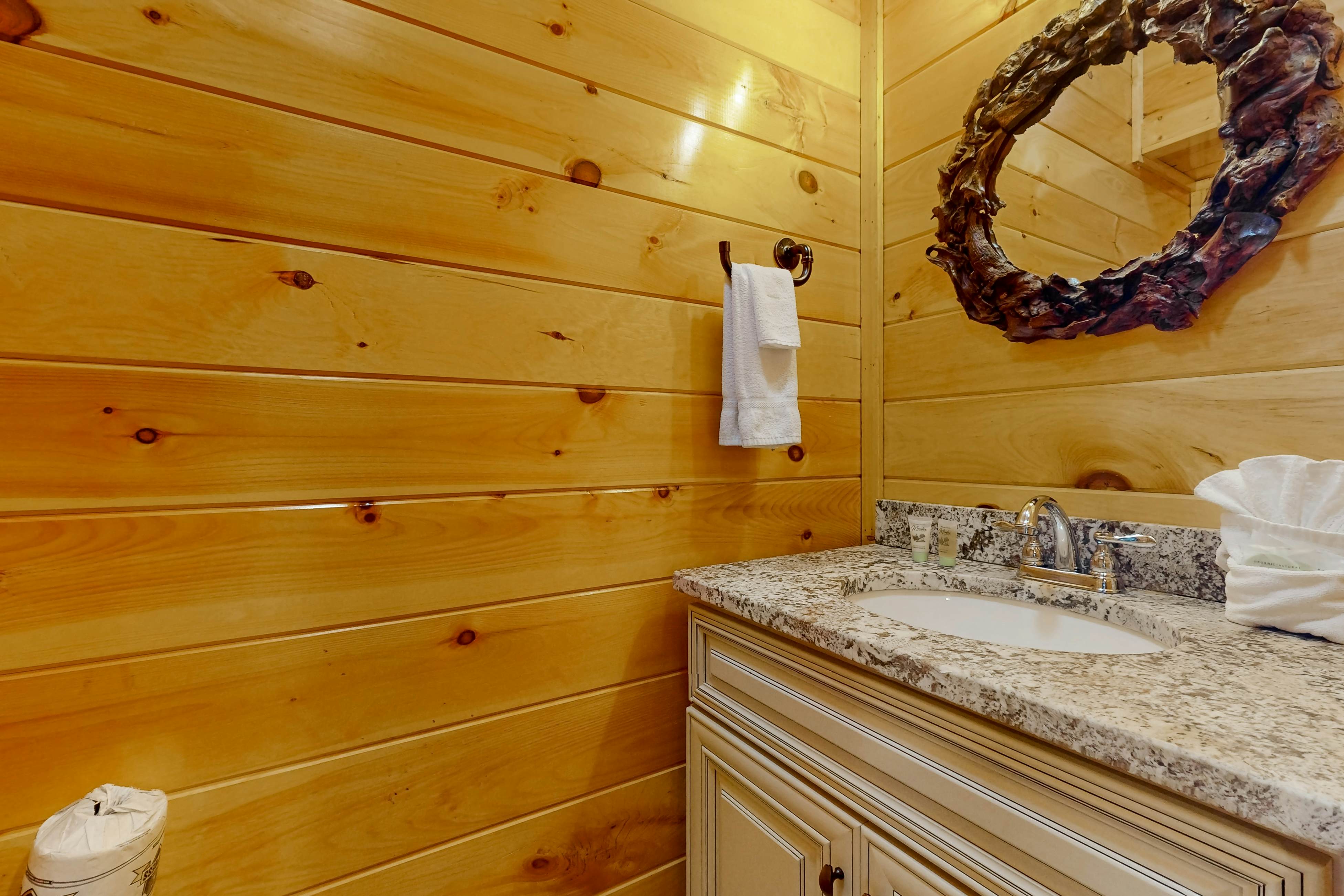 Luxe Mountain-View Cabin w/Hot Tub, Game Room & Theater +Free Attraction Tickets