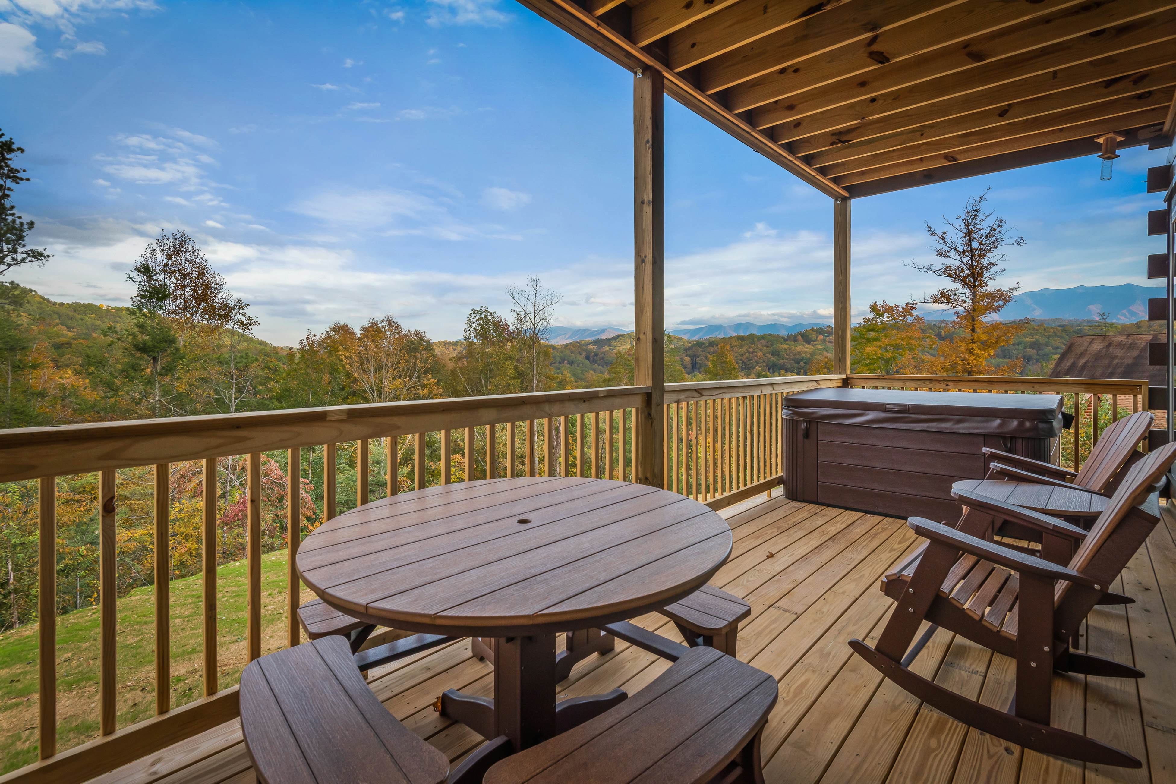 Luxe Mountain-View Cabin w/Hot Tub, Game Room & Theater +Free Attraction Tickets