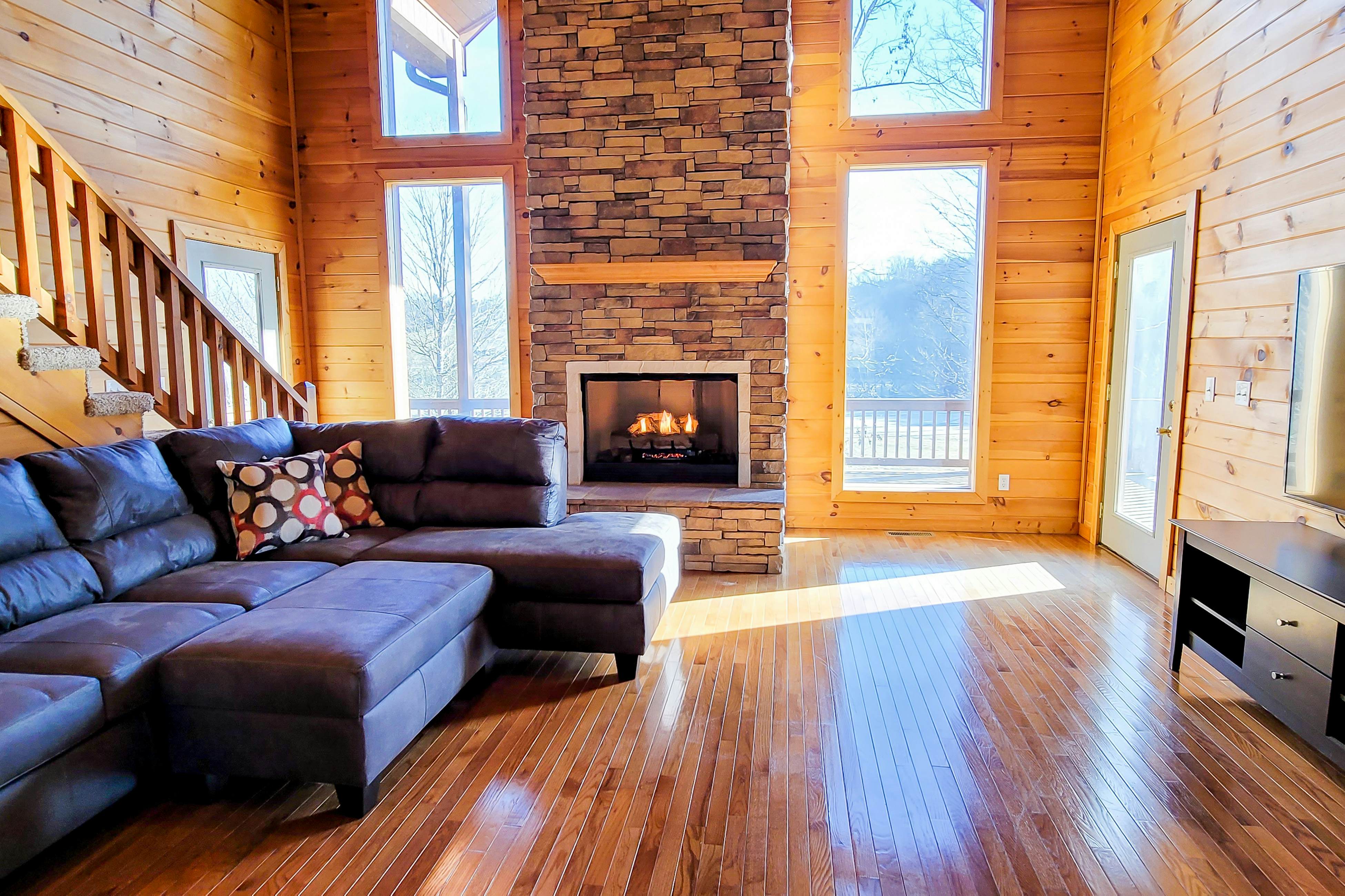 Mountain Home, Sleeps 10・Fireplace・Foosball Table