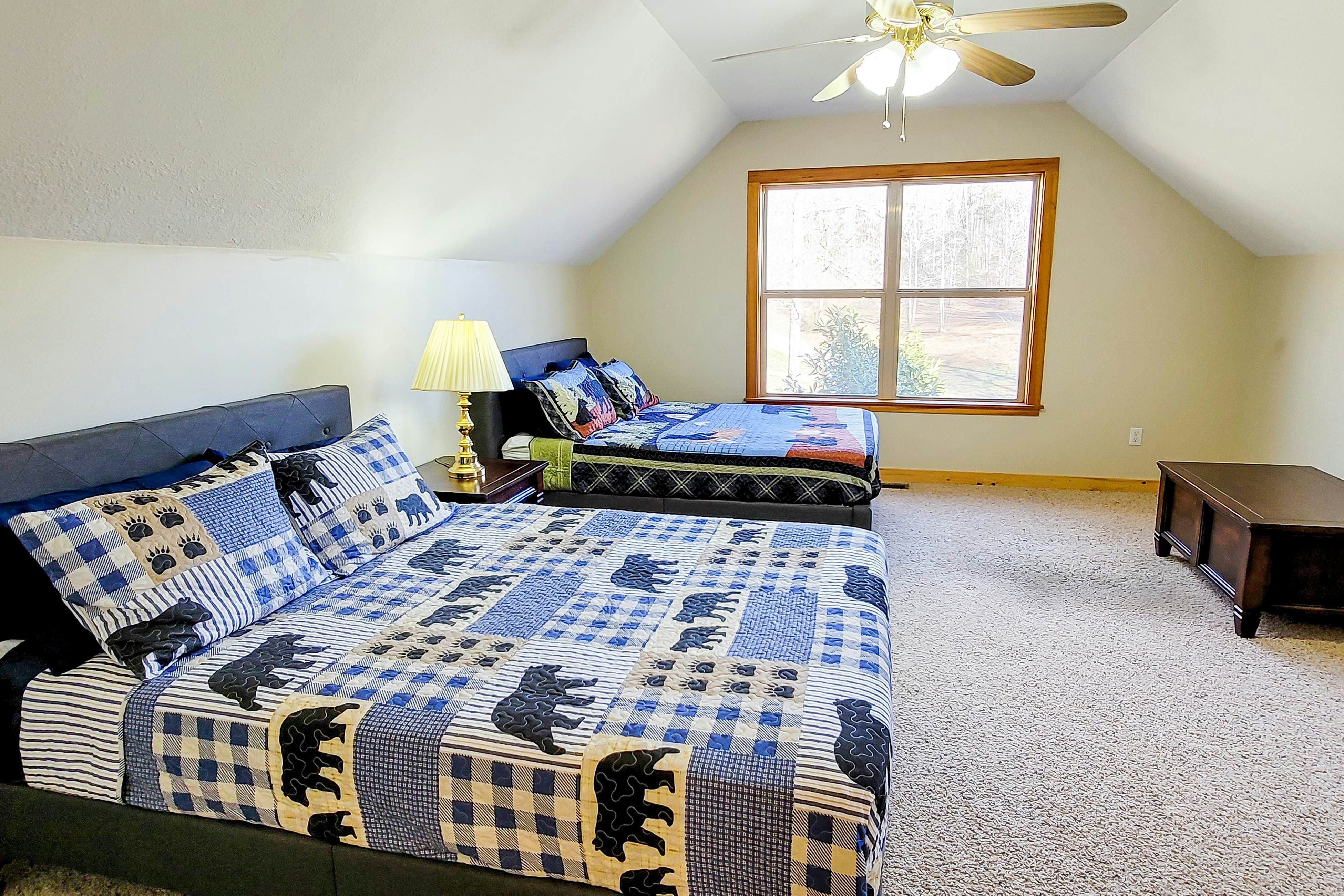 Mountain Home, Sleeps 10・Fireplace・Foosball Table