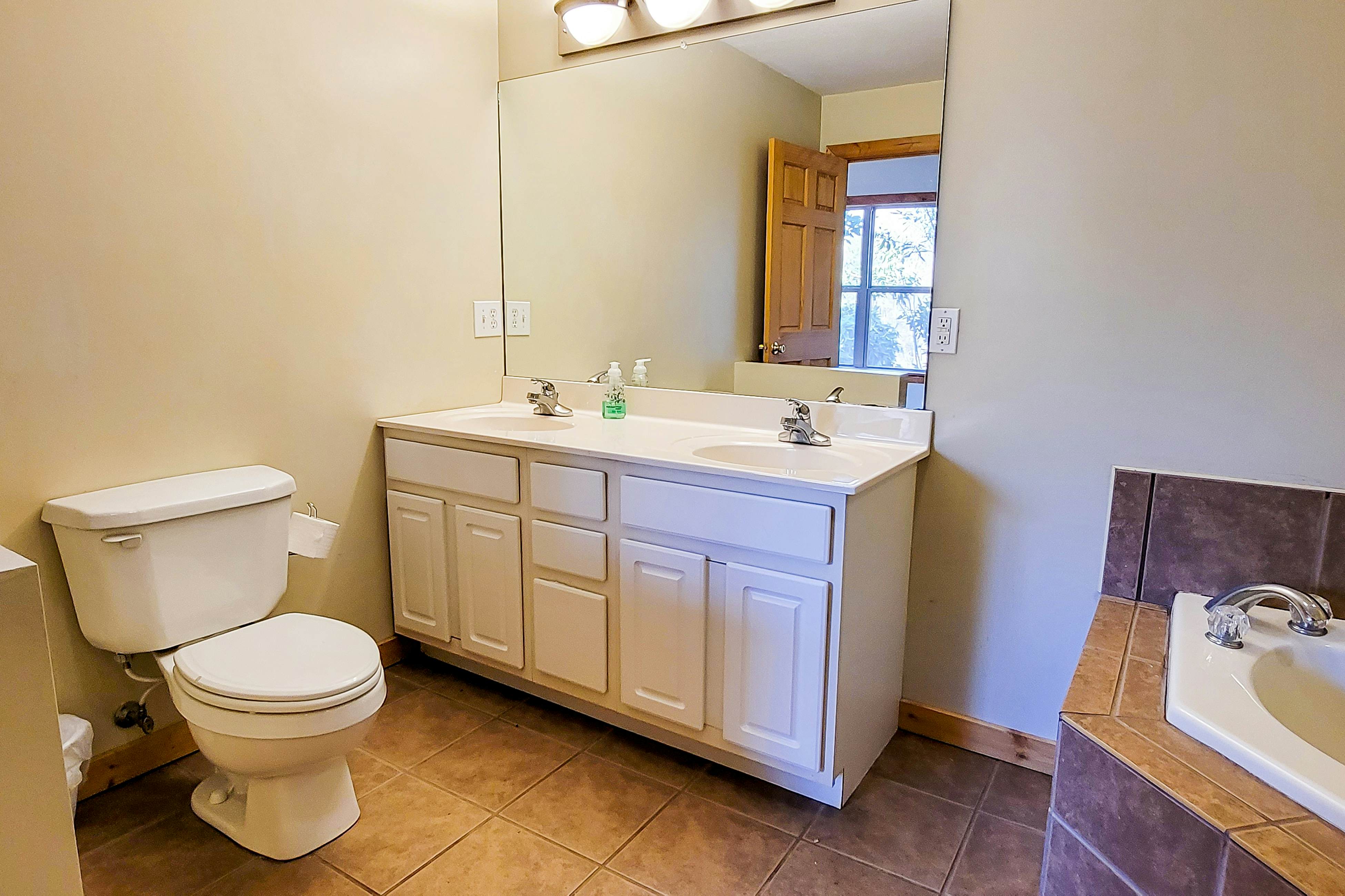 Mountain Home, Sleeps 10・Fireplace・Foosball Table