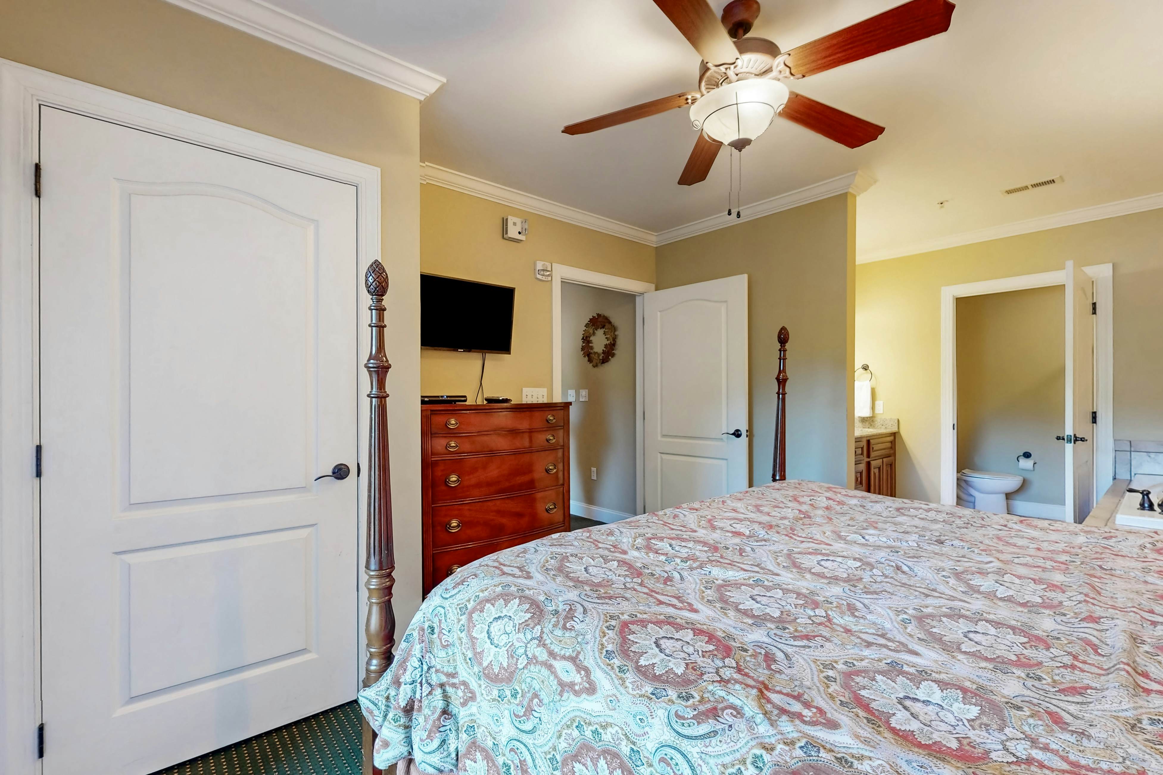 Walk 2 Tram Prime Downtown Locale, Sleep 6・Balcony