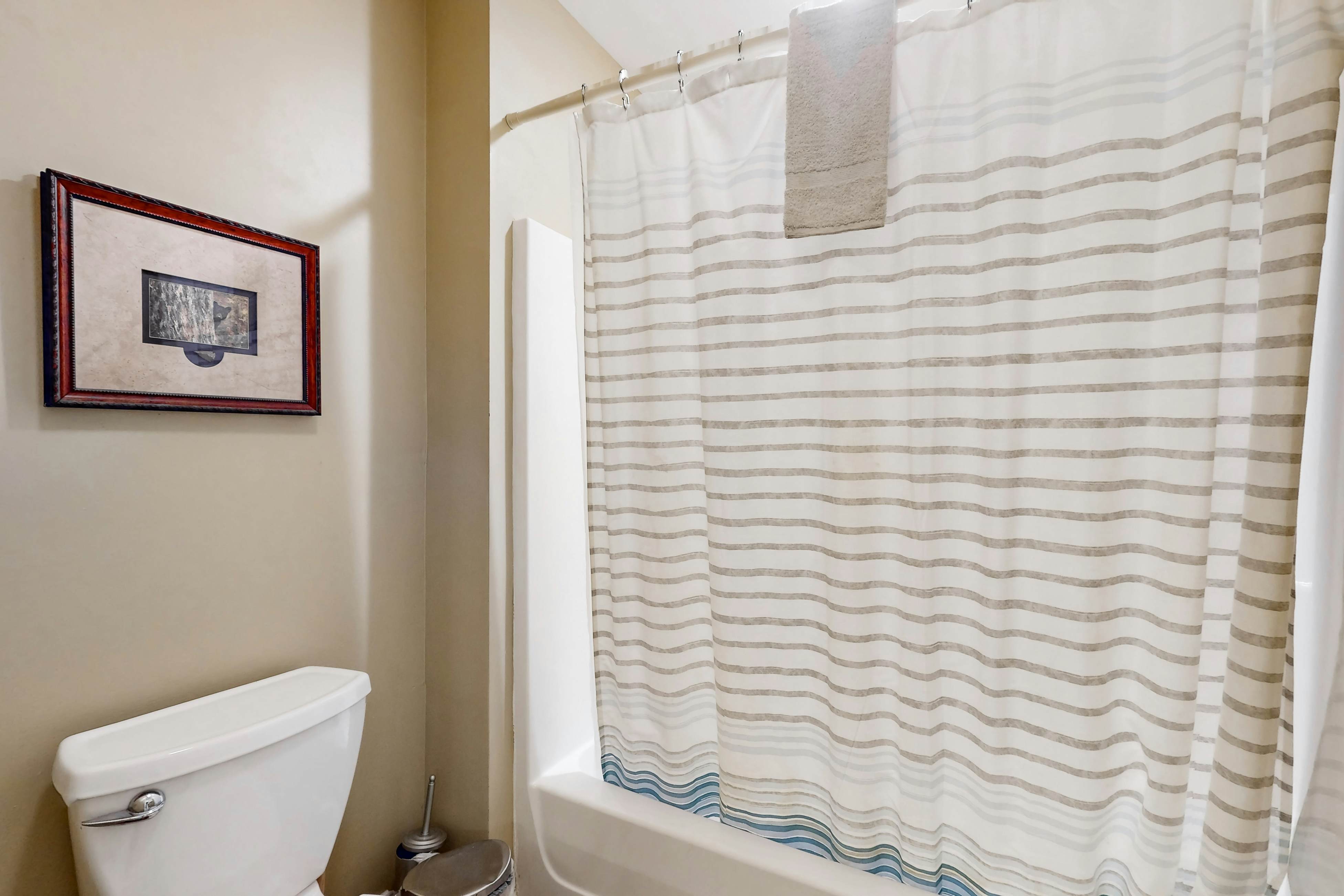 Walk 2 Tram Prime Downtown Locale, Sleep 6・Balcony