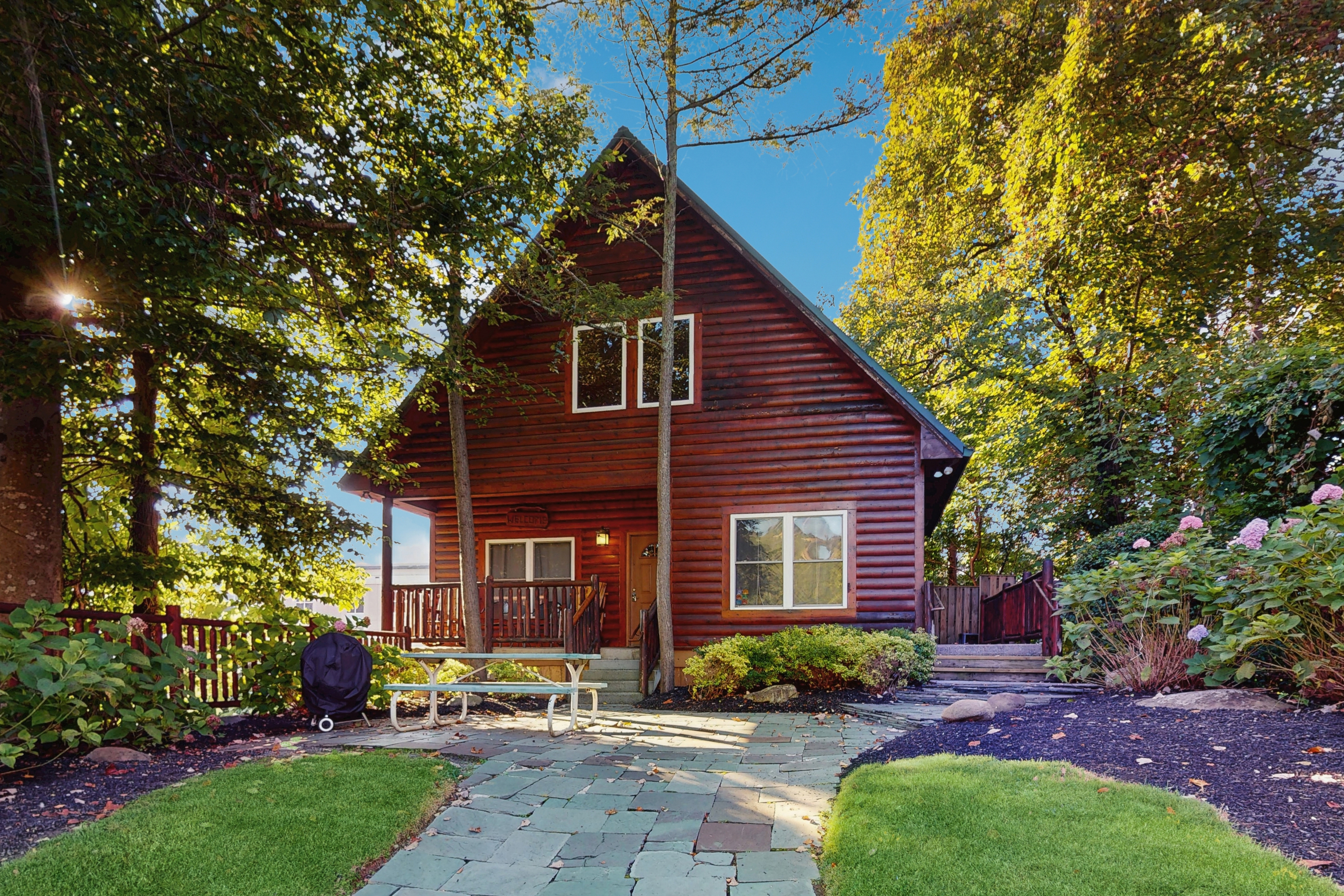 Centrally Located Cabin, Sleeps 6・Pool Table