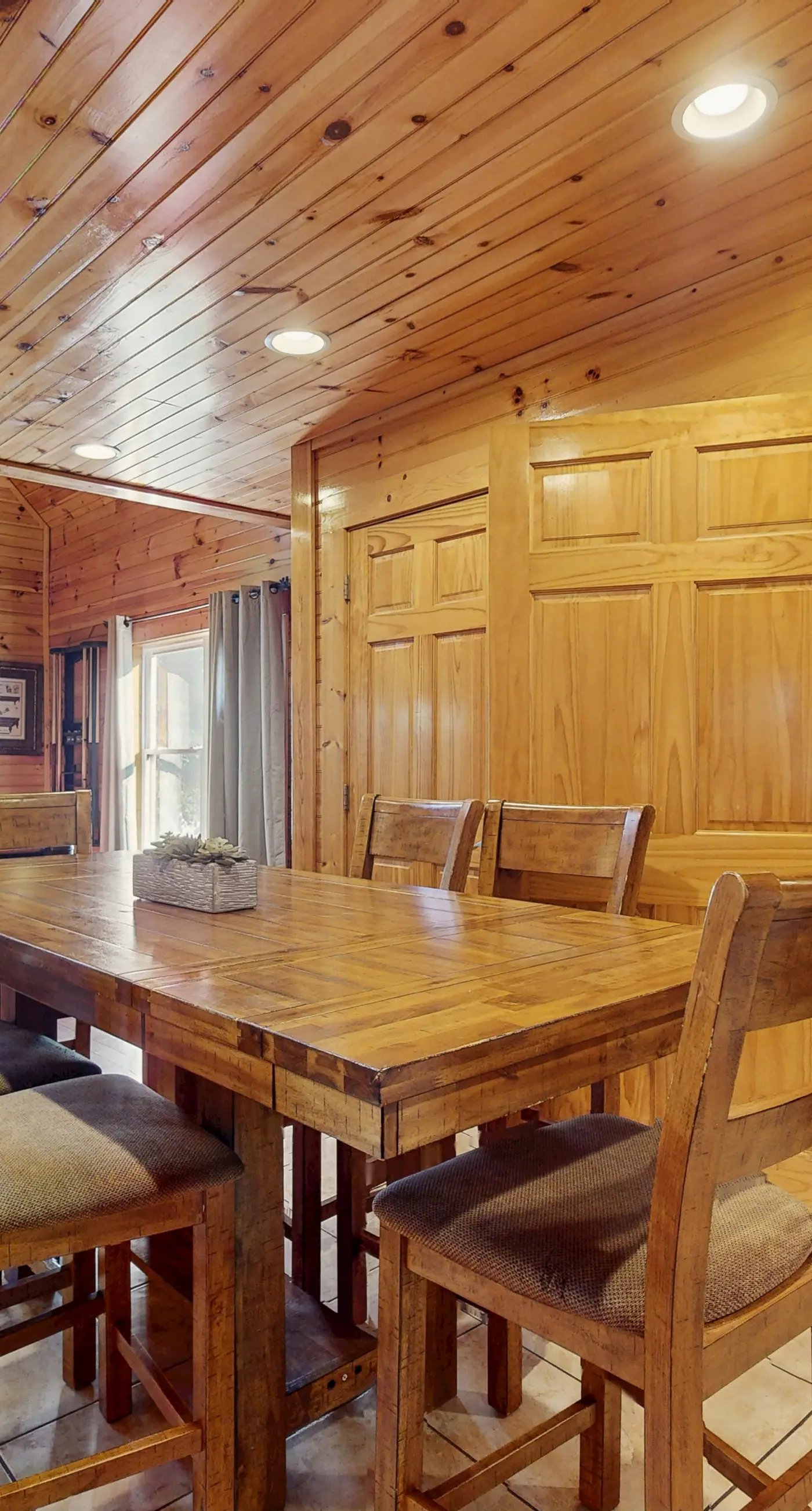 Centrally Located Cabin, Sleeps 6・Pool Table・Views