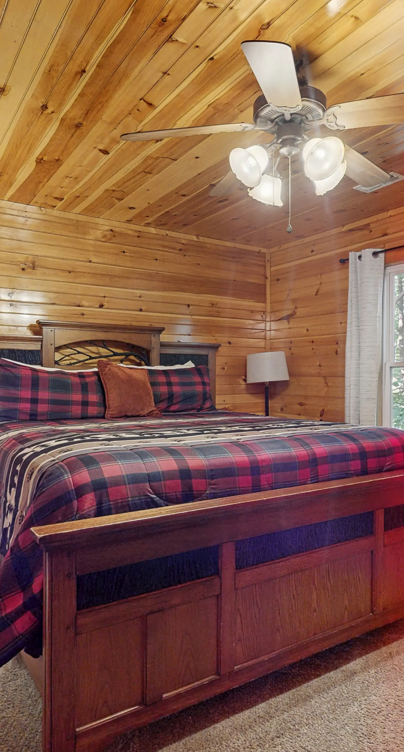 Centrally Located Cabin, Sleeps 6・Pool Table・Views