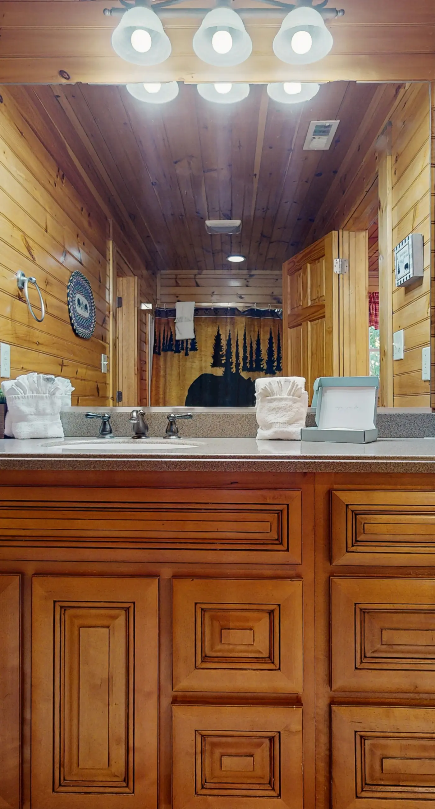 Centrally Located Cabin, Sleeps 6・Pool Table・Views