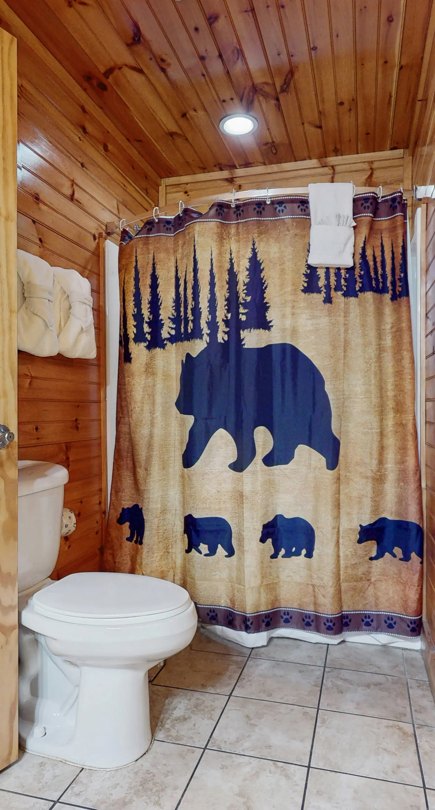 Centrally Located Cabin, Sleeps 6・Pool Table・Views