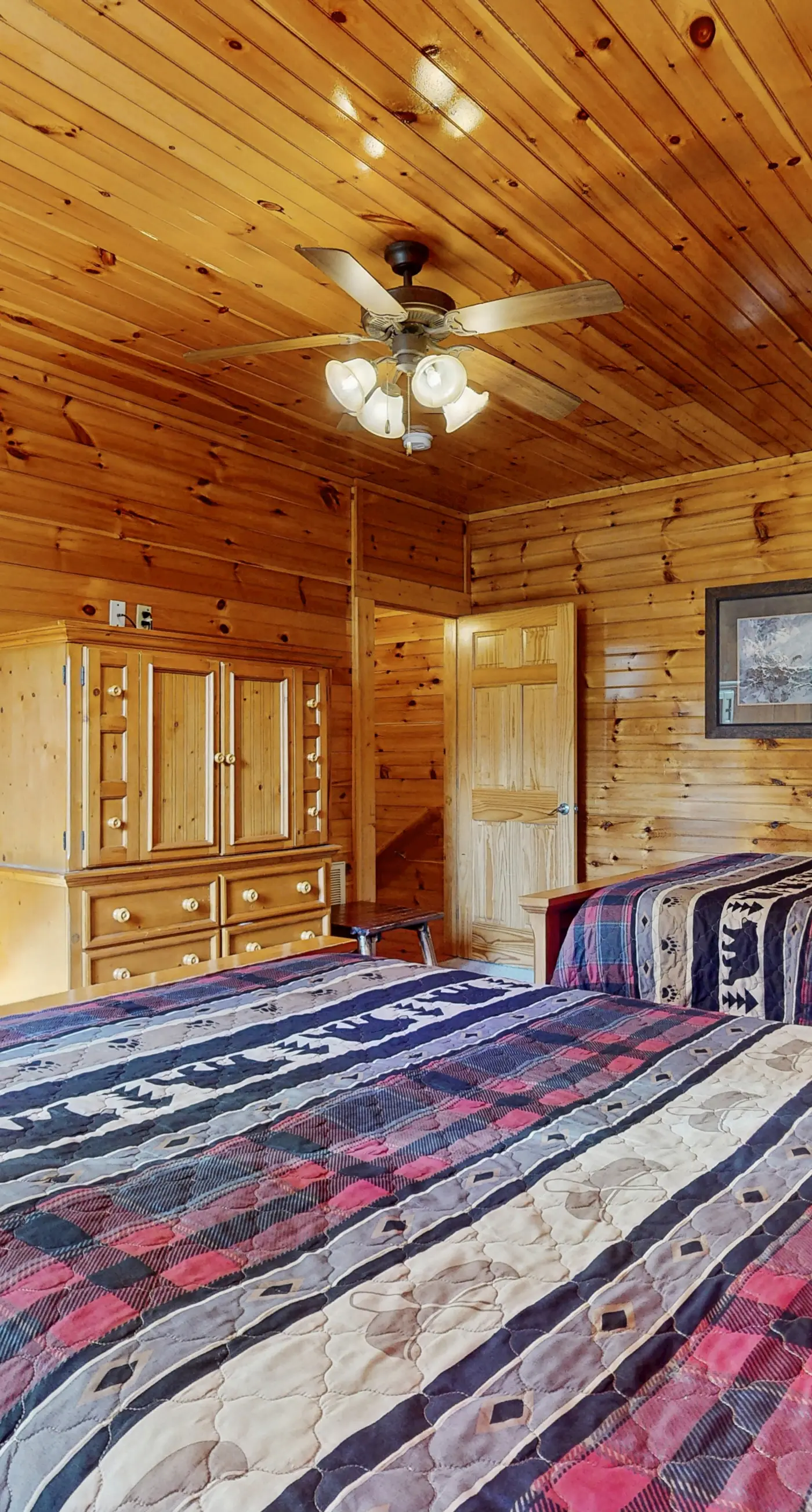 Centrally Located Cabin, Sleeps 6・Pool Table・Views