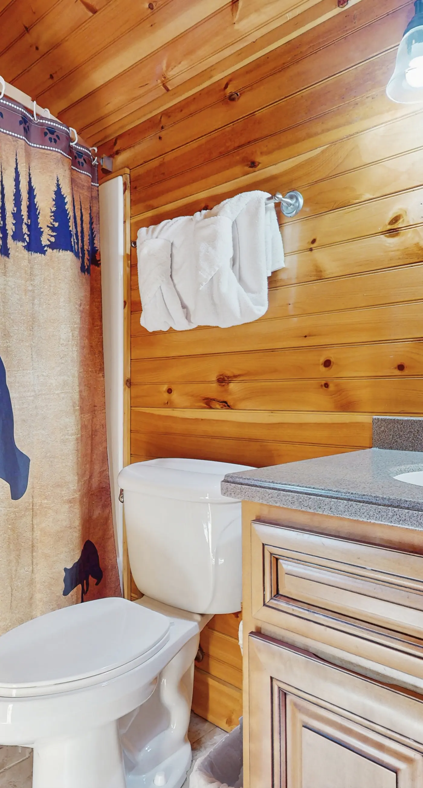 Centrally Located Cabin, Sleeps 6・Pool Table・Views