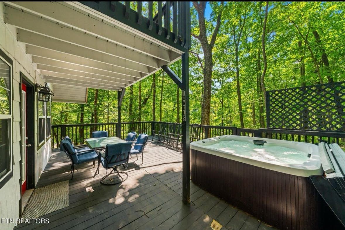 Luxe Cabin Getaway・Hot tub・Games・Clubhouse Access