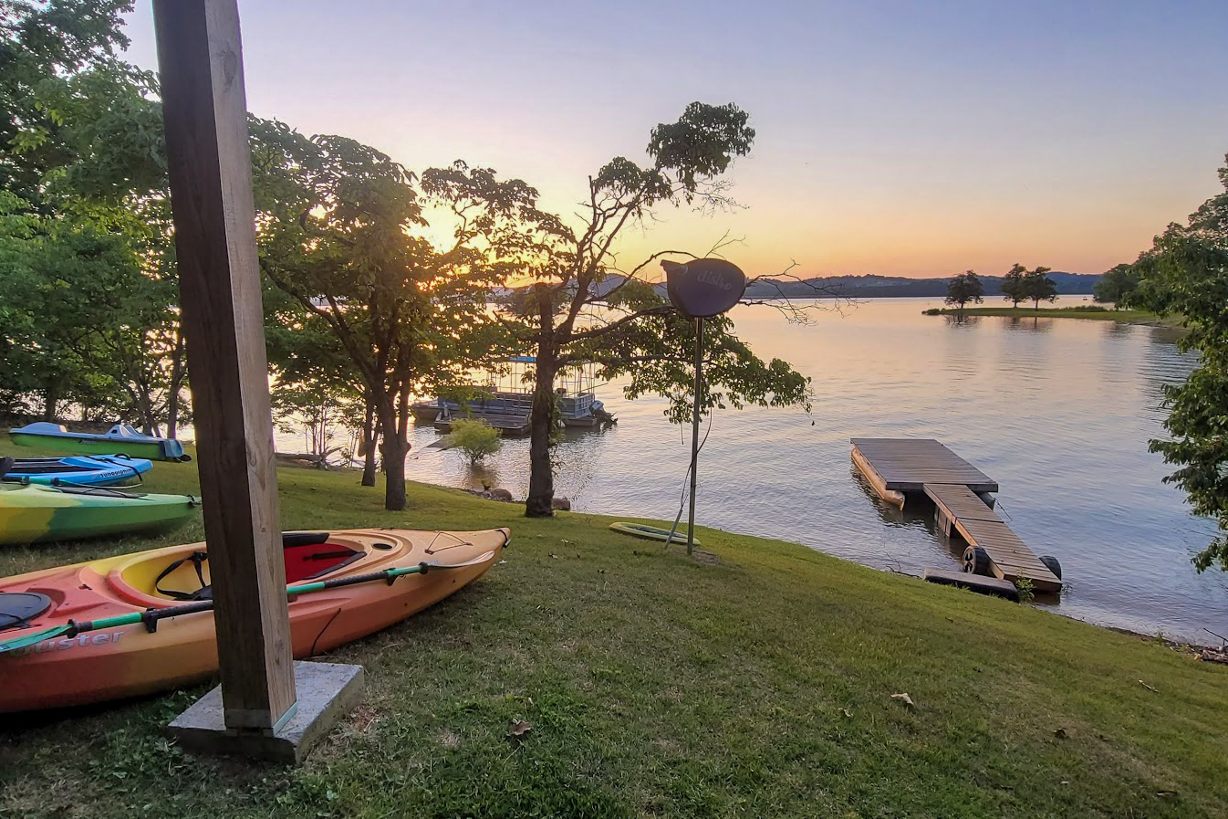 Lakefront Home, Sleeps 10・Amazing Views・Dock