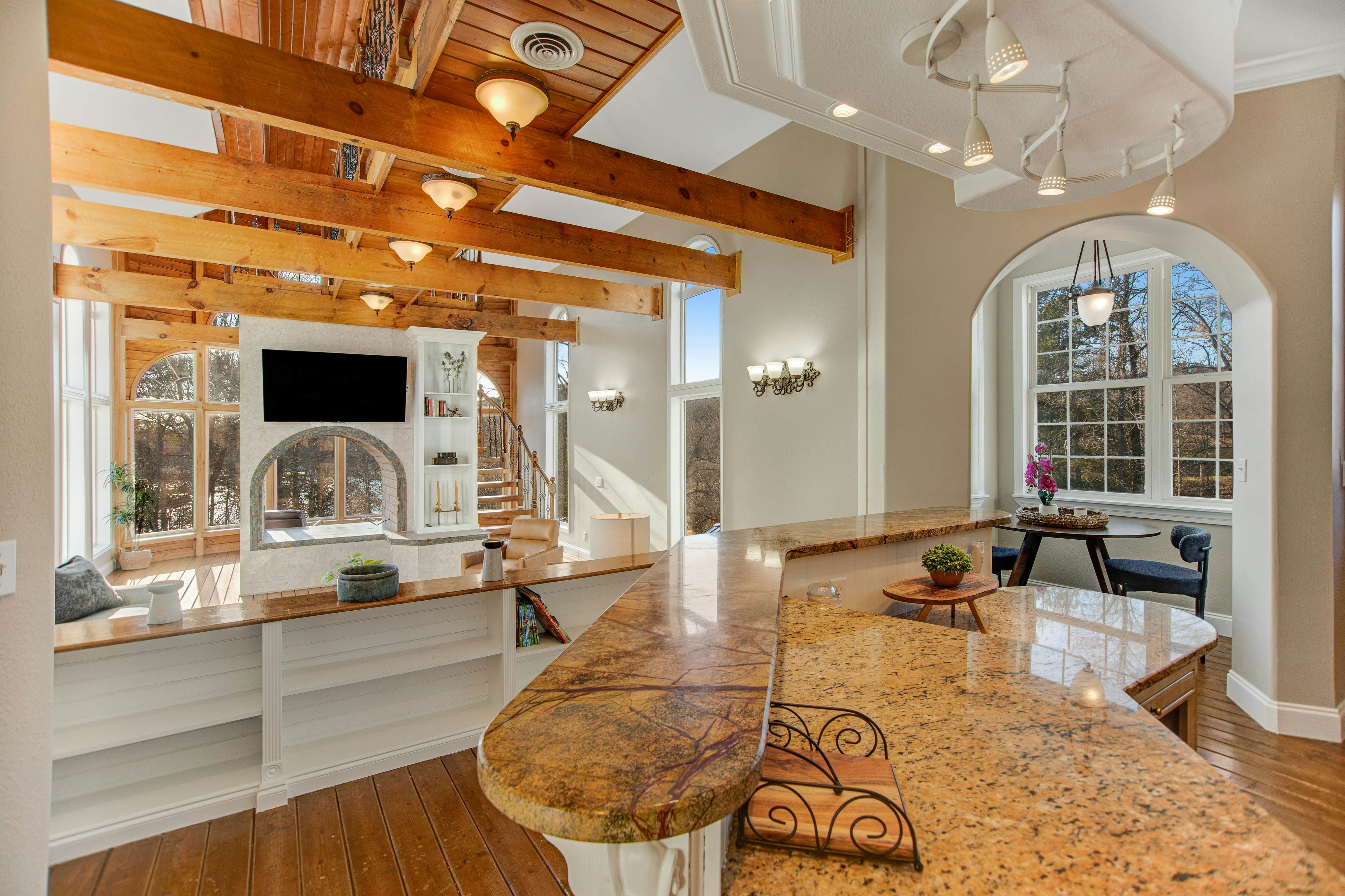 Custom Norris Lake home in no-wake zone w/ hot tub & two kitchens - dog-friendly