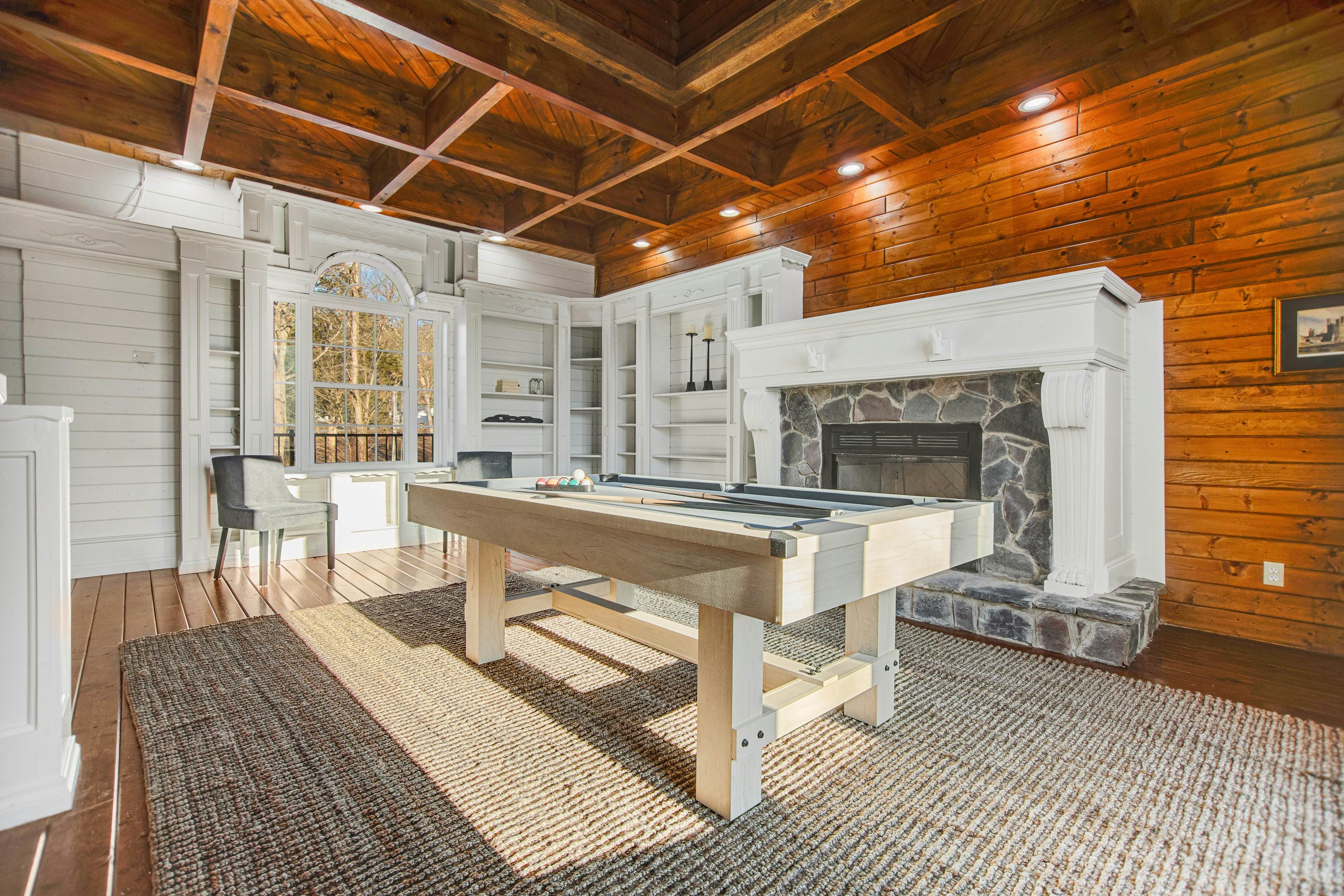 Custom Norris Lake home in no-wake zone w/ hot tub & two kitchens - dog-friendly