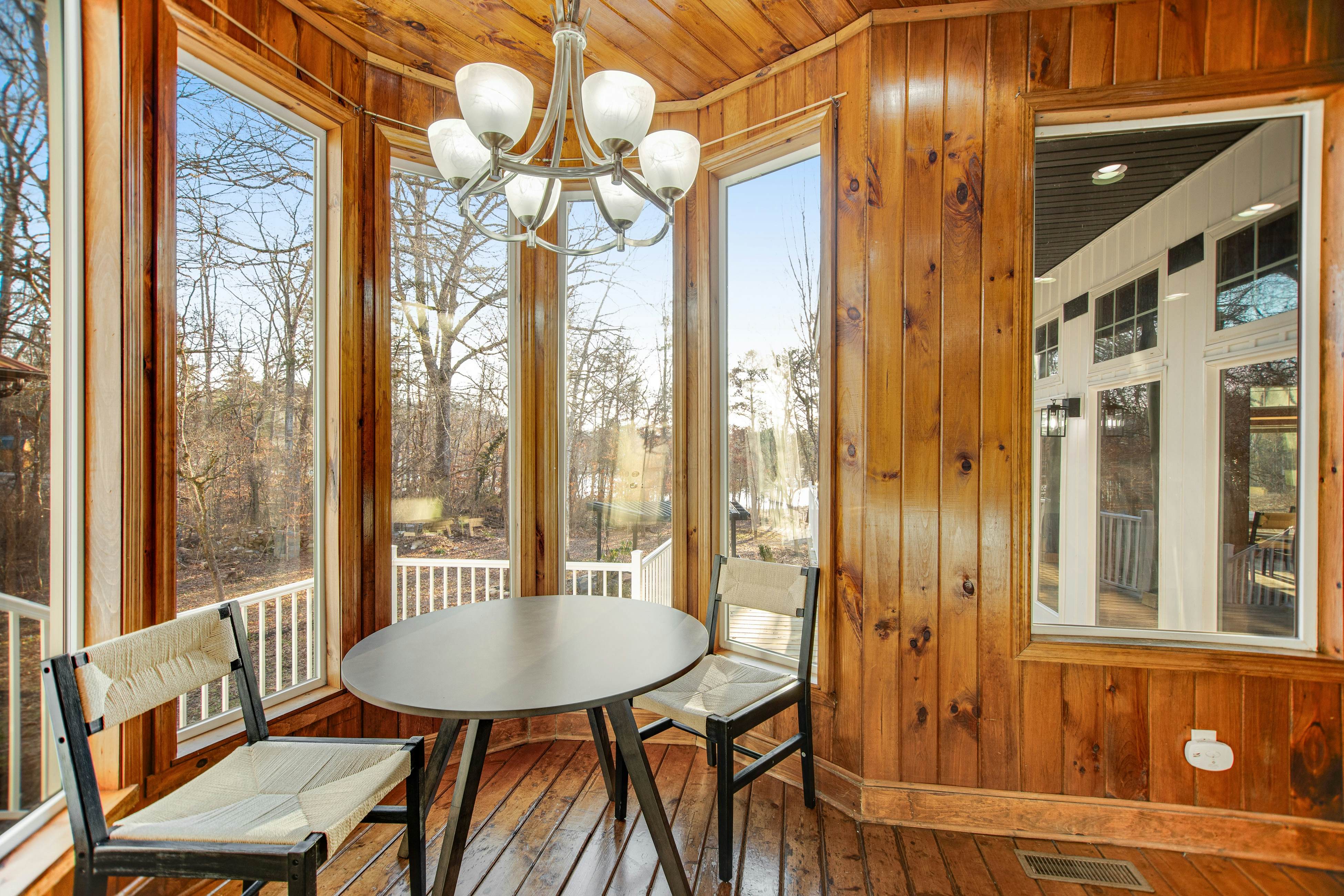 Custom Norris Lake home in no-wake zone w/ hot tub & two kitchens - dog-friendly