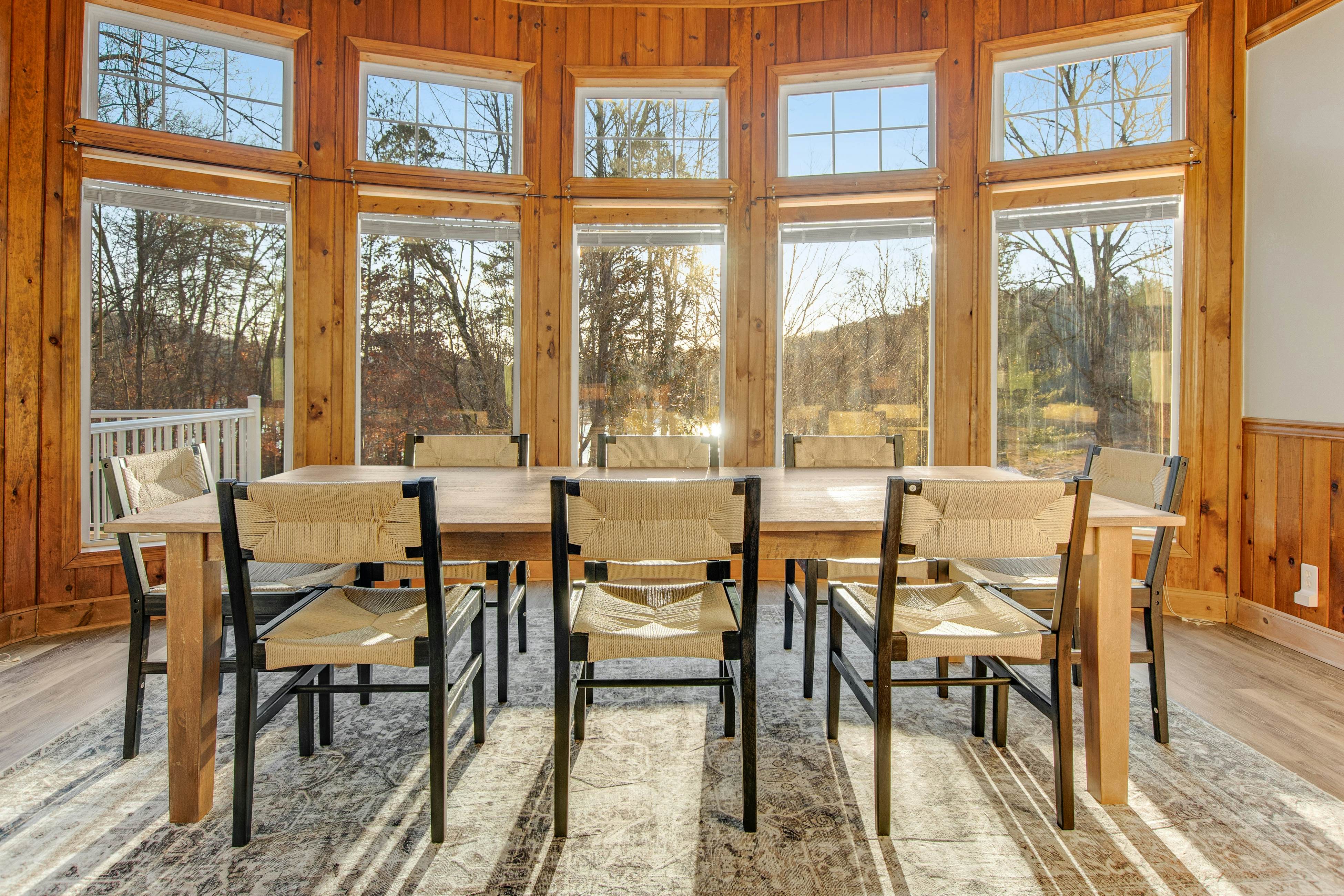 Custom Norris Lake home in no-wake zone w/ hot tub & two kitchens - dog-friendly