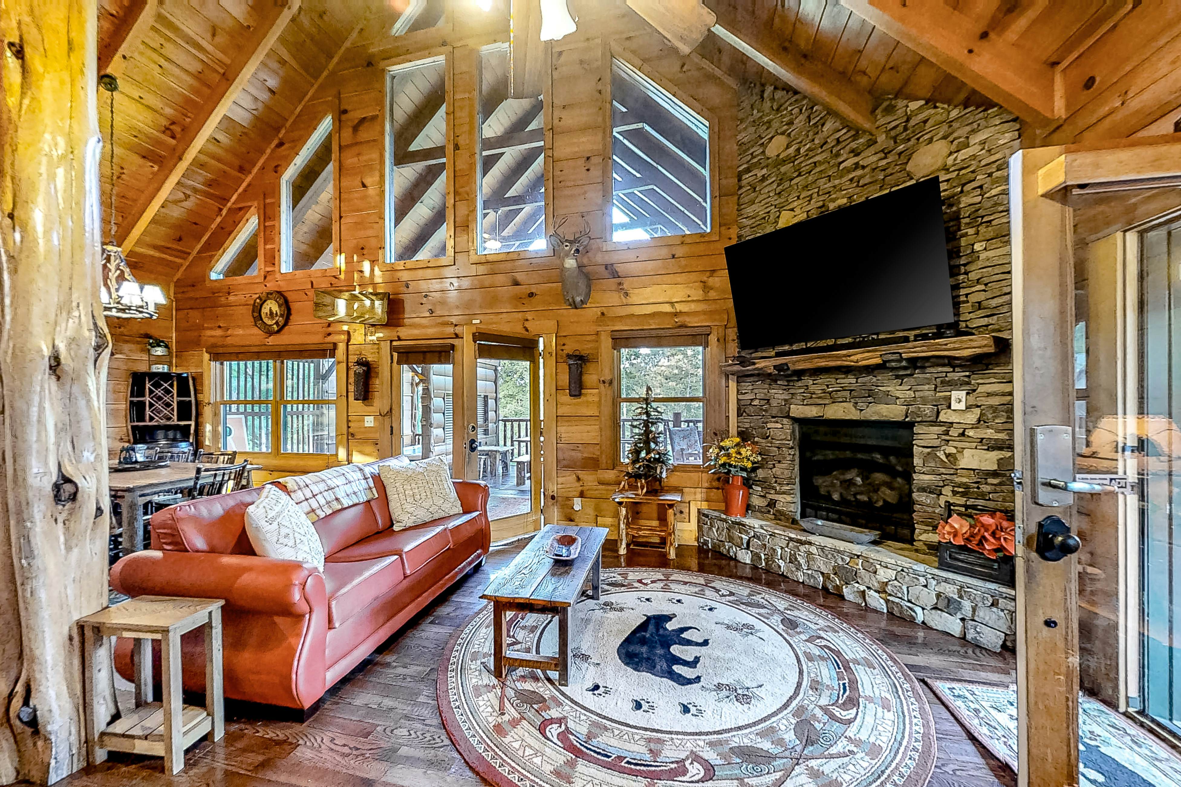 Dog Welcome Cabin, Sleeps 8・Hot Tub・Community Pool