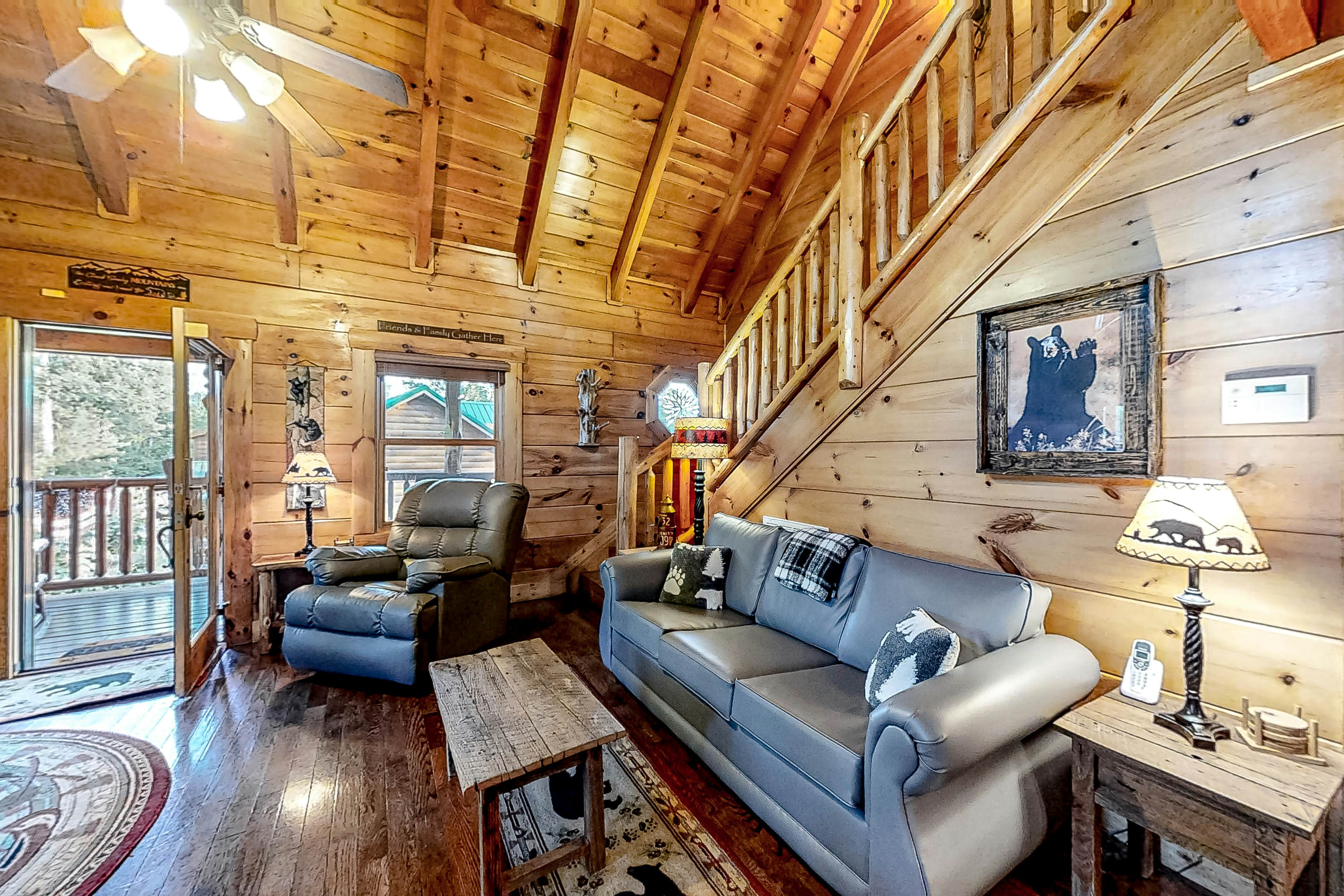 Dog Welcome Cabin, Sleeps 8・Hot Tub・Community Pool