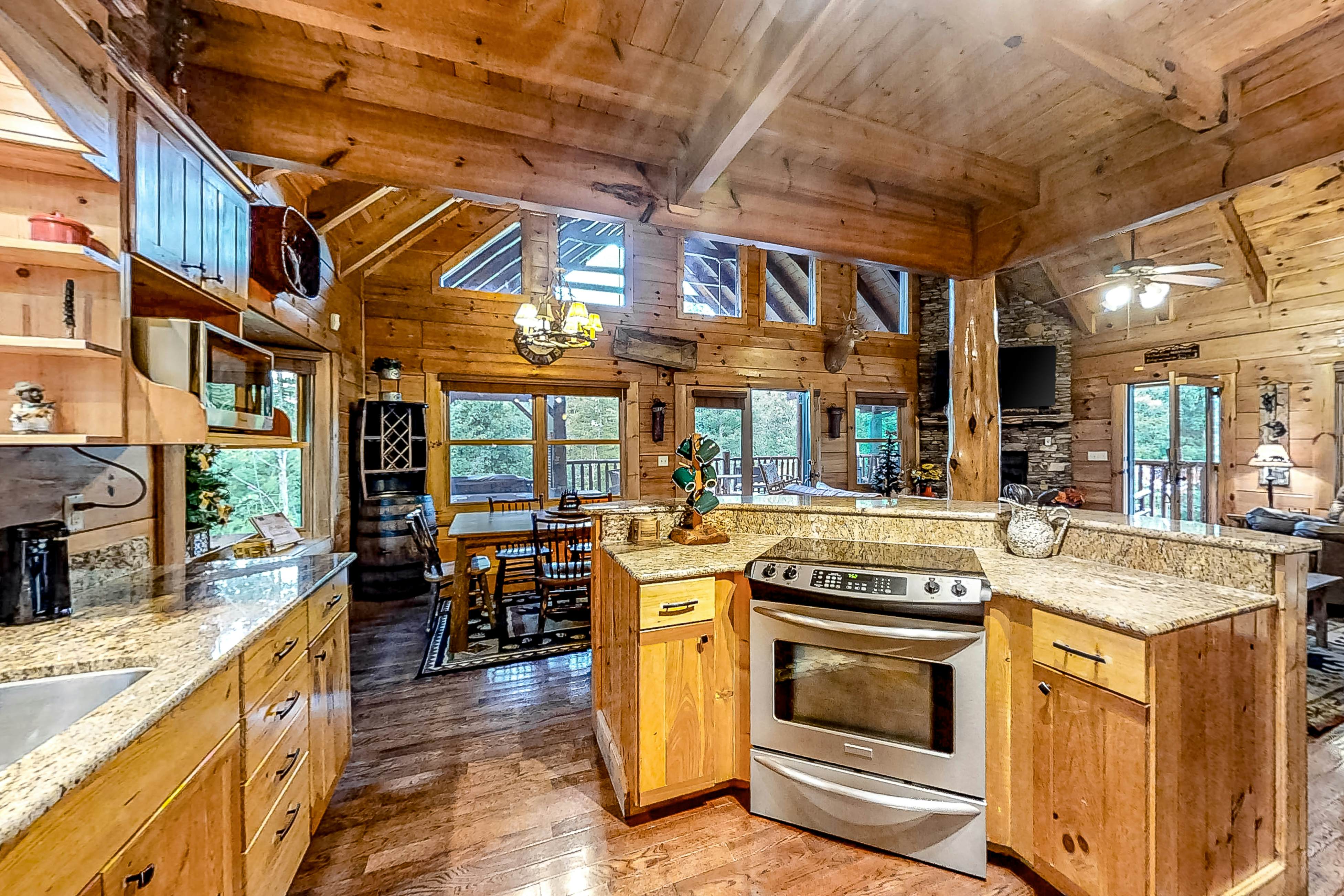 Dog Welcome Cabin, Sleeps 8・Hot Tub・Community Pool