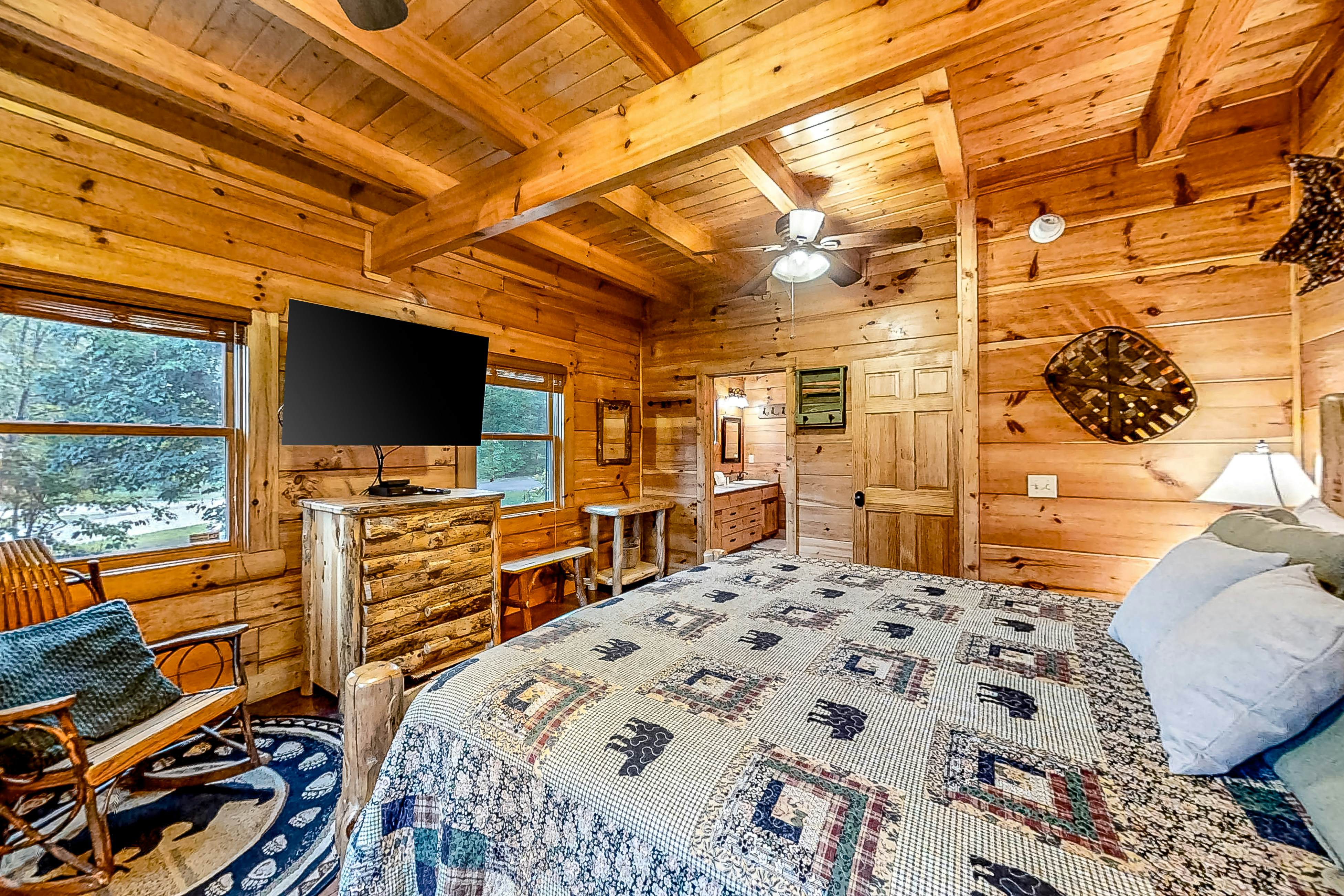 Dog Welcome Cabin, Sleeps 8・Hot Tub・Community Pool