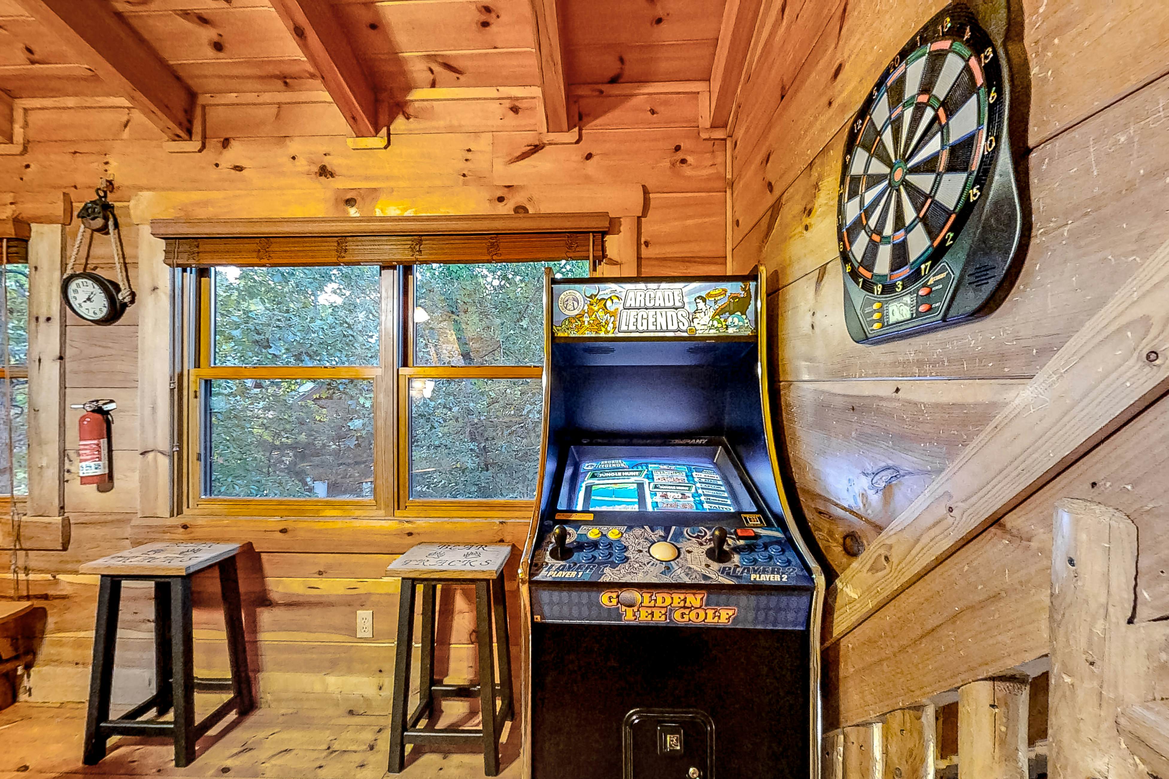 Dog Welcome Cabin, Sleeps 8・Hot Tub・Community Pool