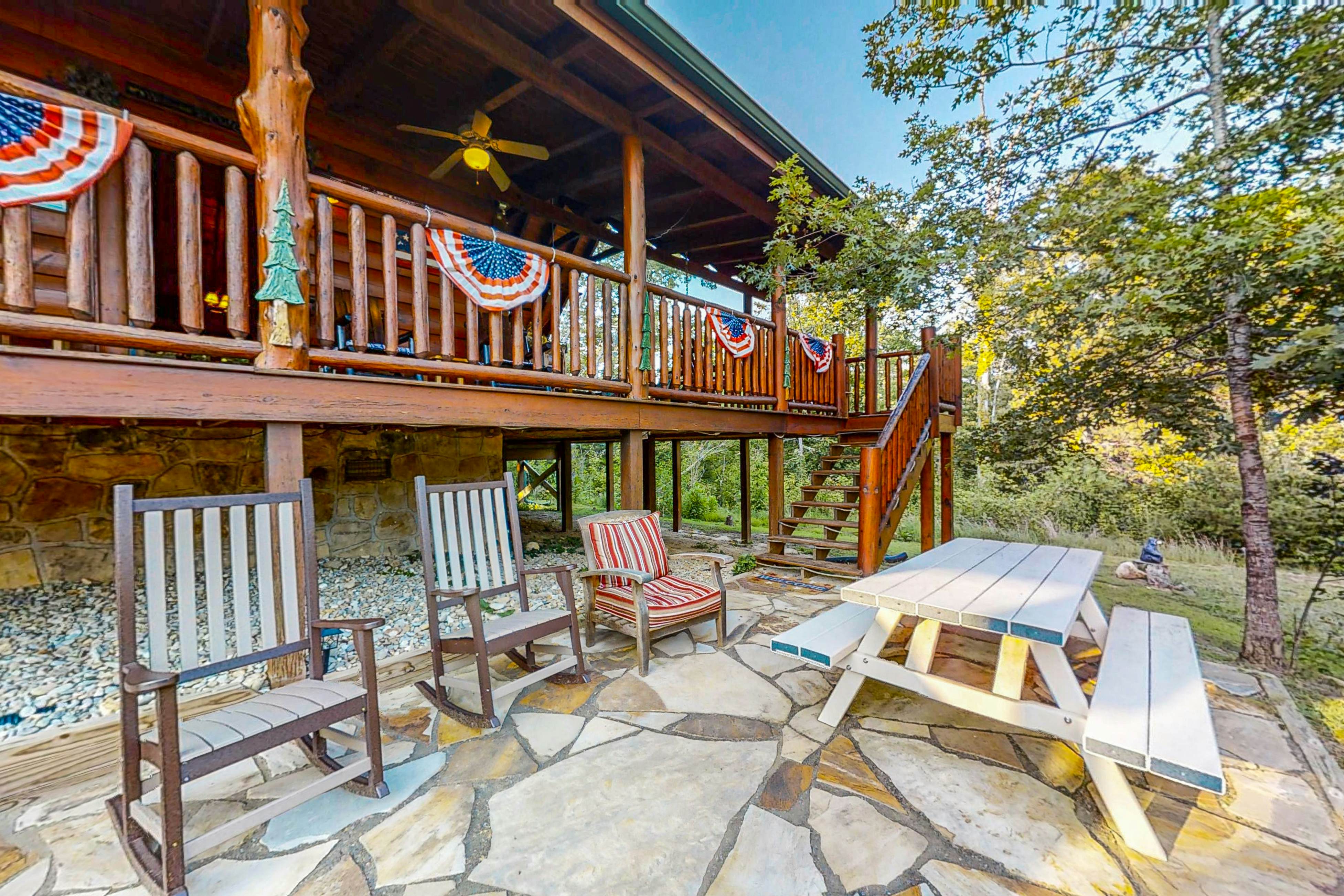 Dog Welcome Cabin, Sleeps 8・Hot Tub・Community Pool