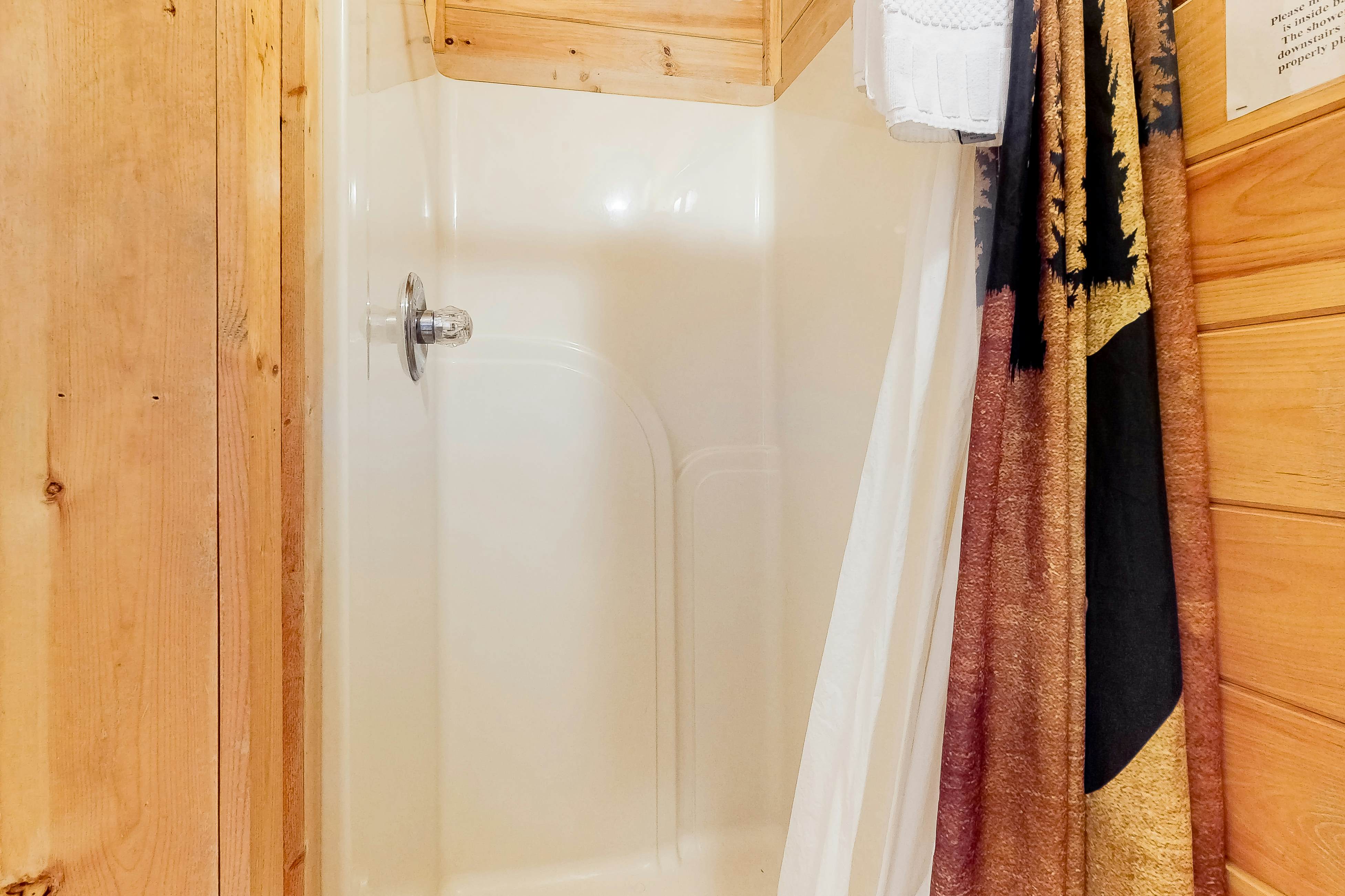 Dollywood Cabin W Mtn View, Sleeps 12・Hot Tub