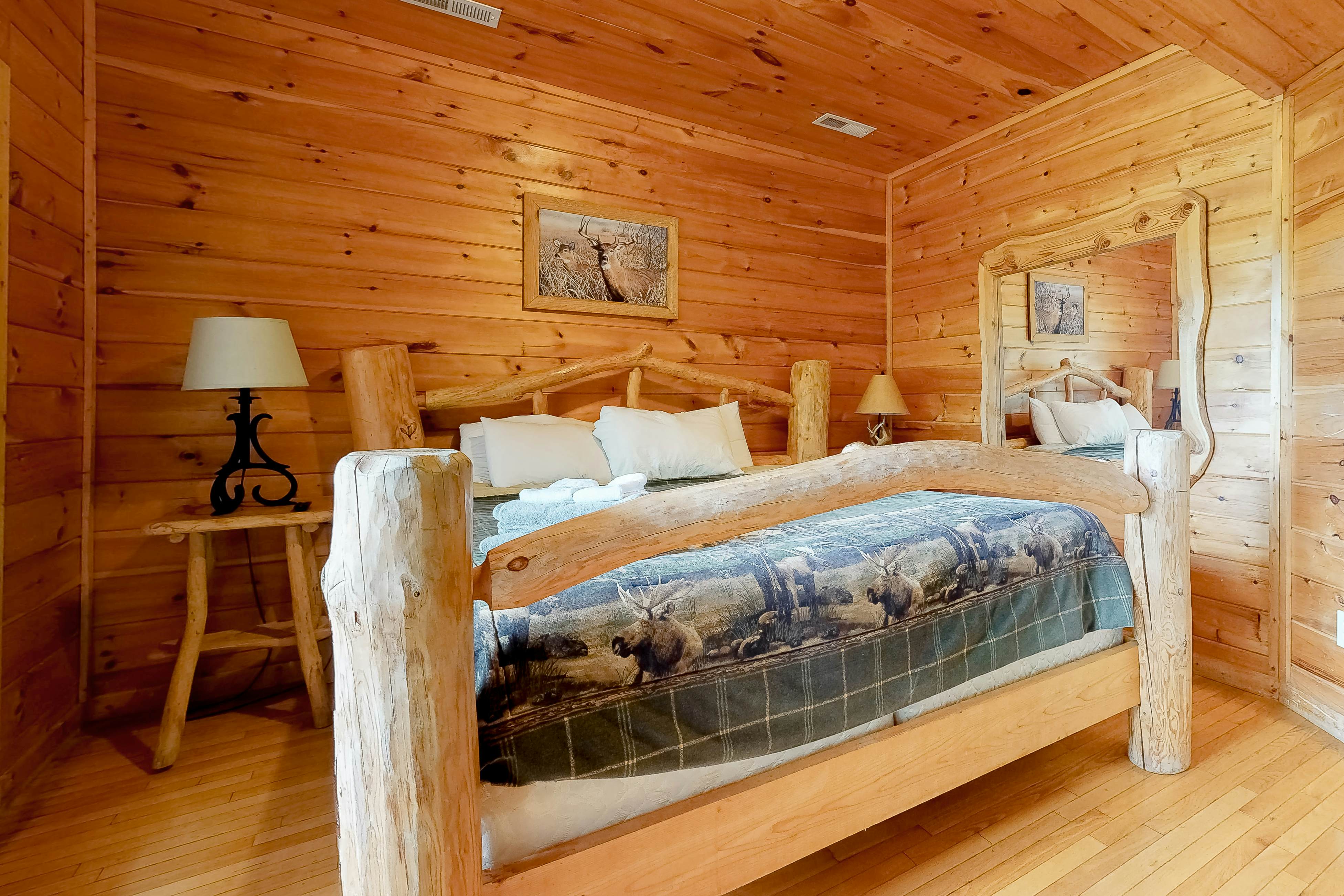 Dollywood Cabin W Mtn View, Sleeps 12・Hot Tub
