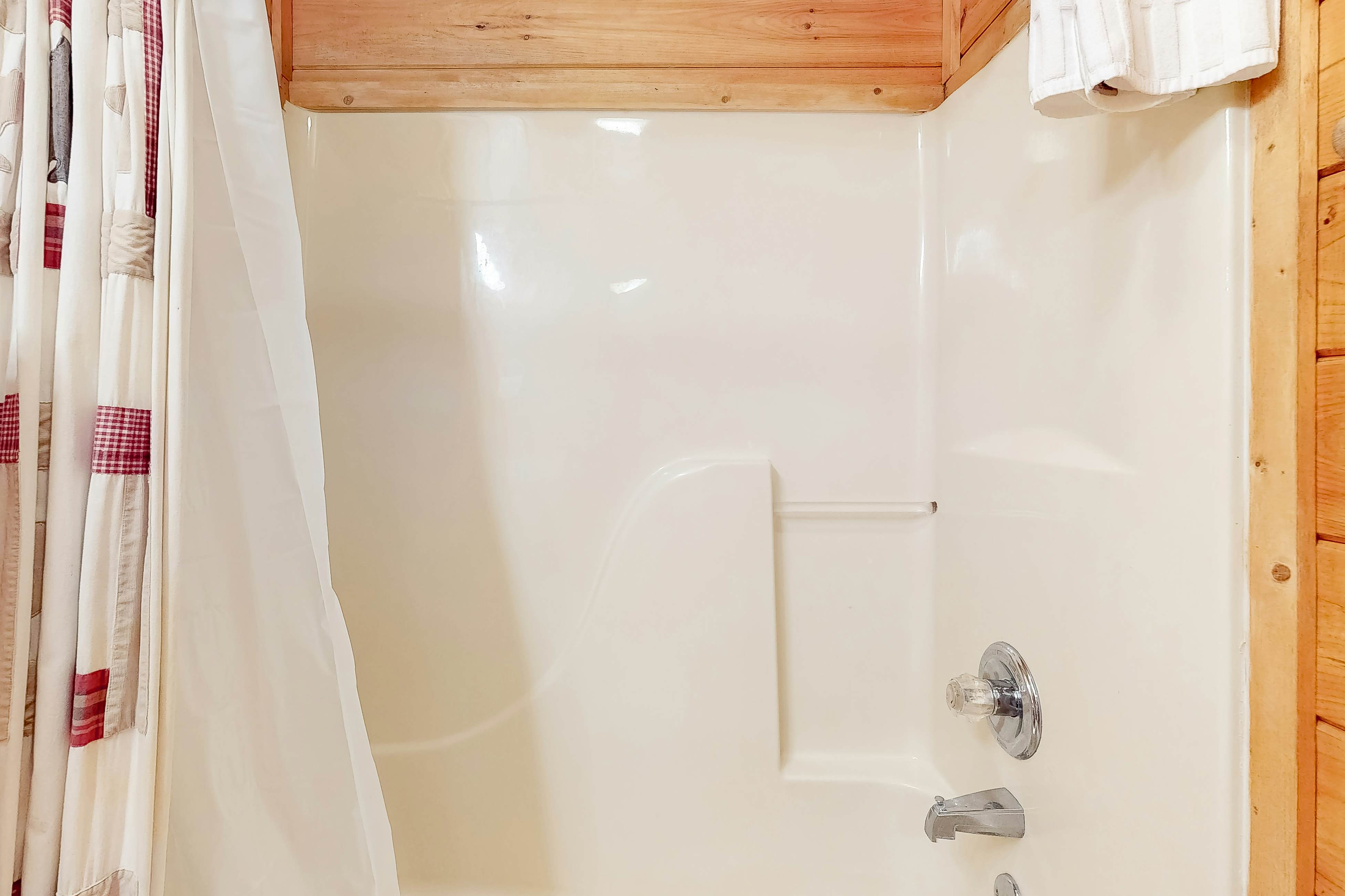 Dollywood Cabin W Mtn View, Sleeps 12・Hot Tub