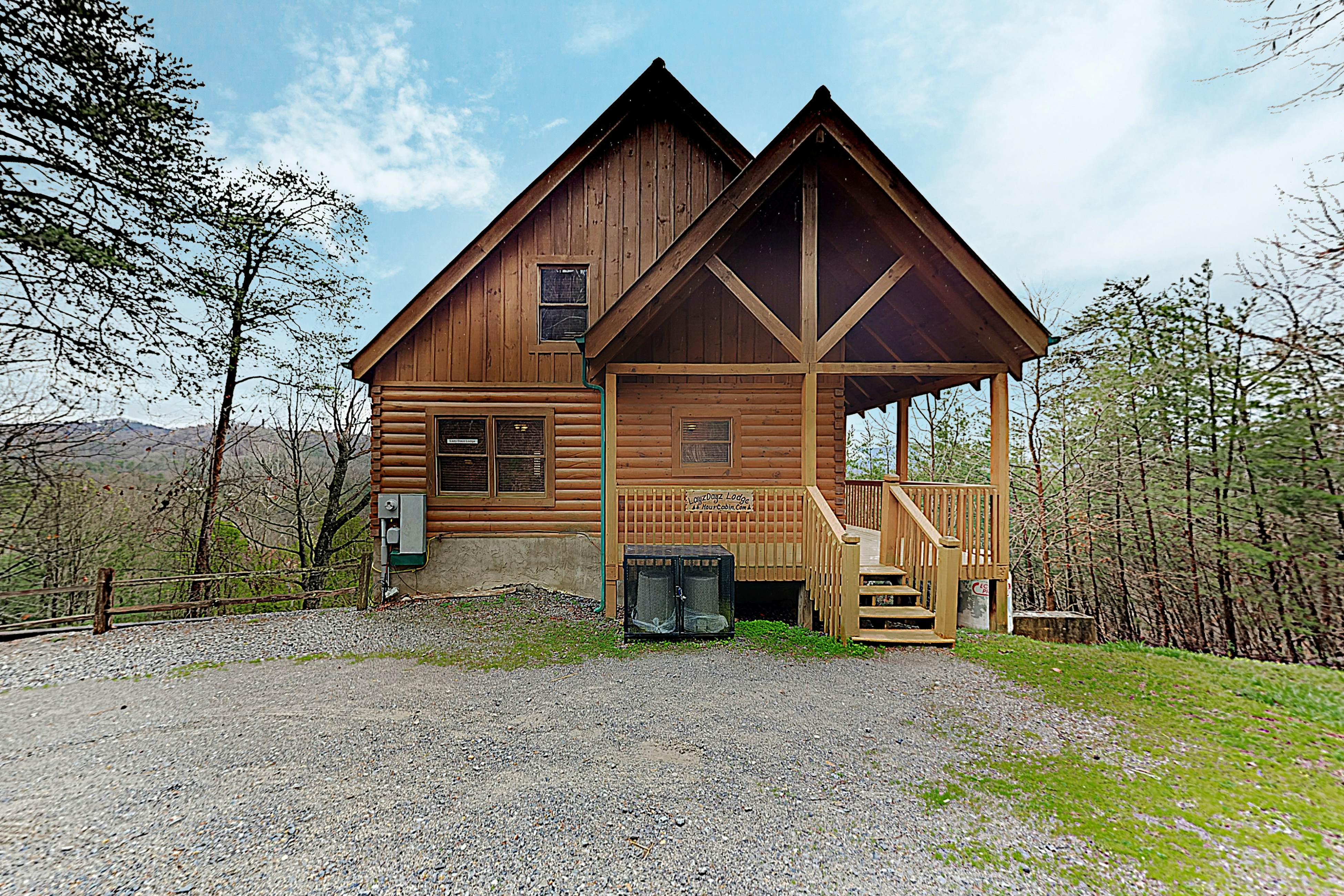 Dollywood Cabin W Mtn View, Sleeps 12・Hot Tub