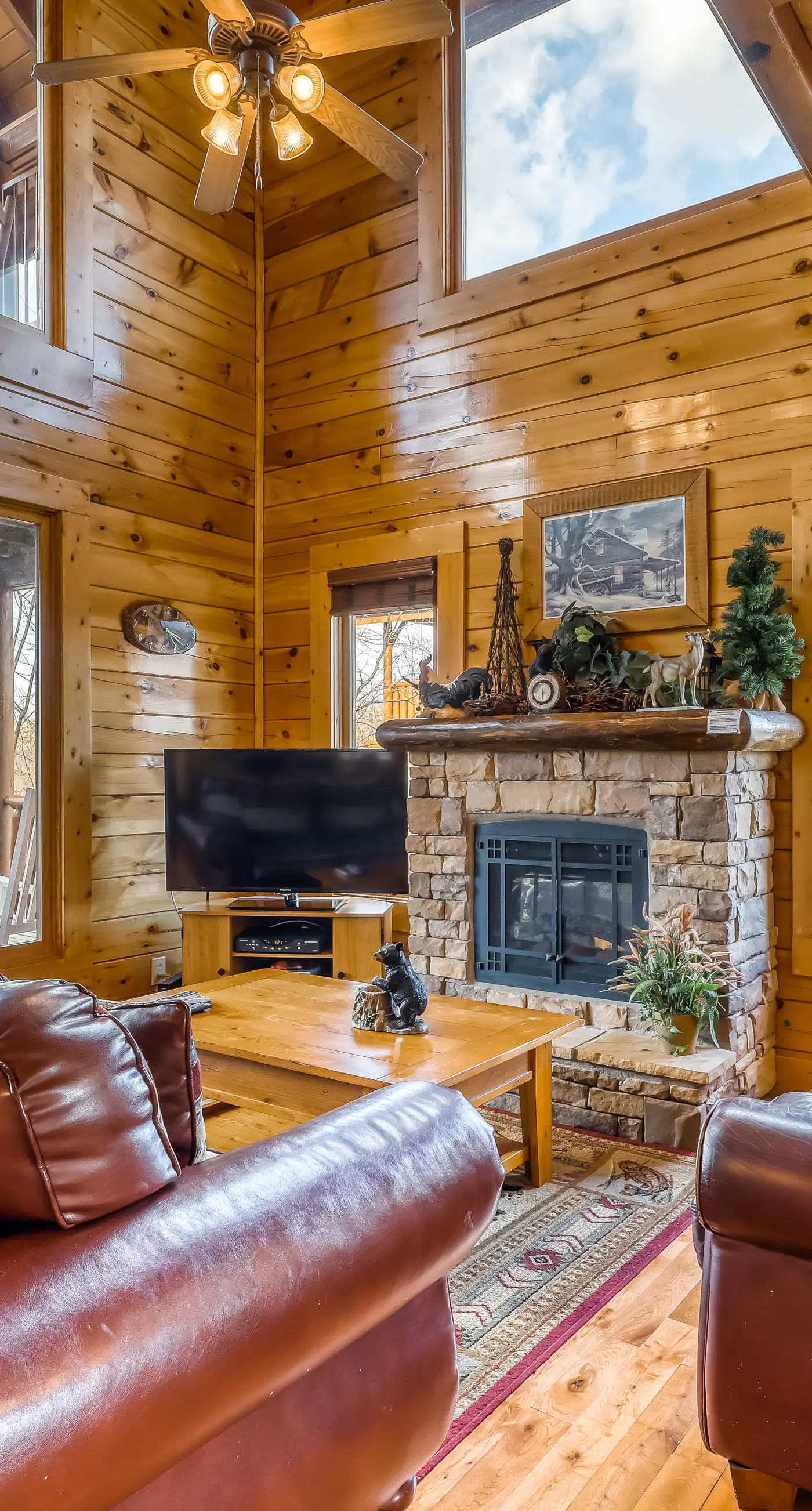 Charming Log cabin, Sleeps 6・Game Room・Hot Tub