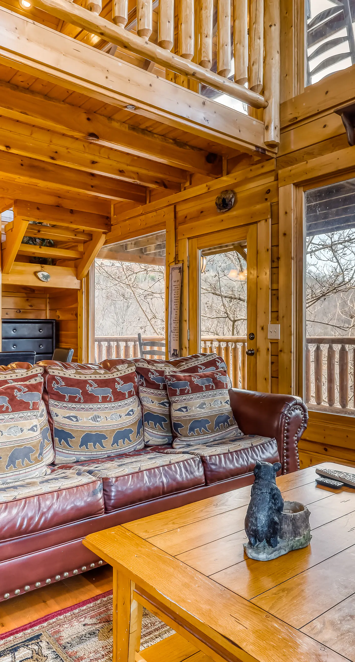 Charming Log cabin, Sleeps 6・Game Room・Hot Tub