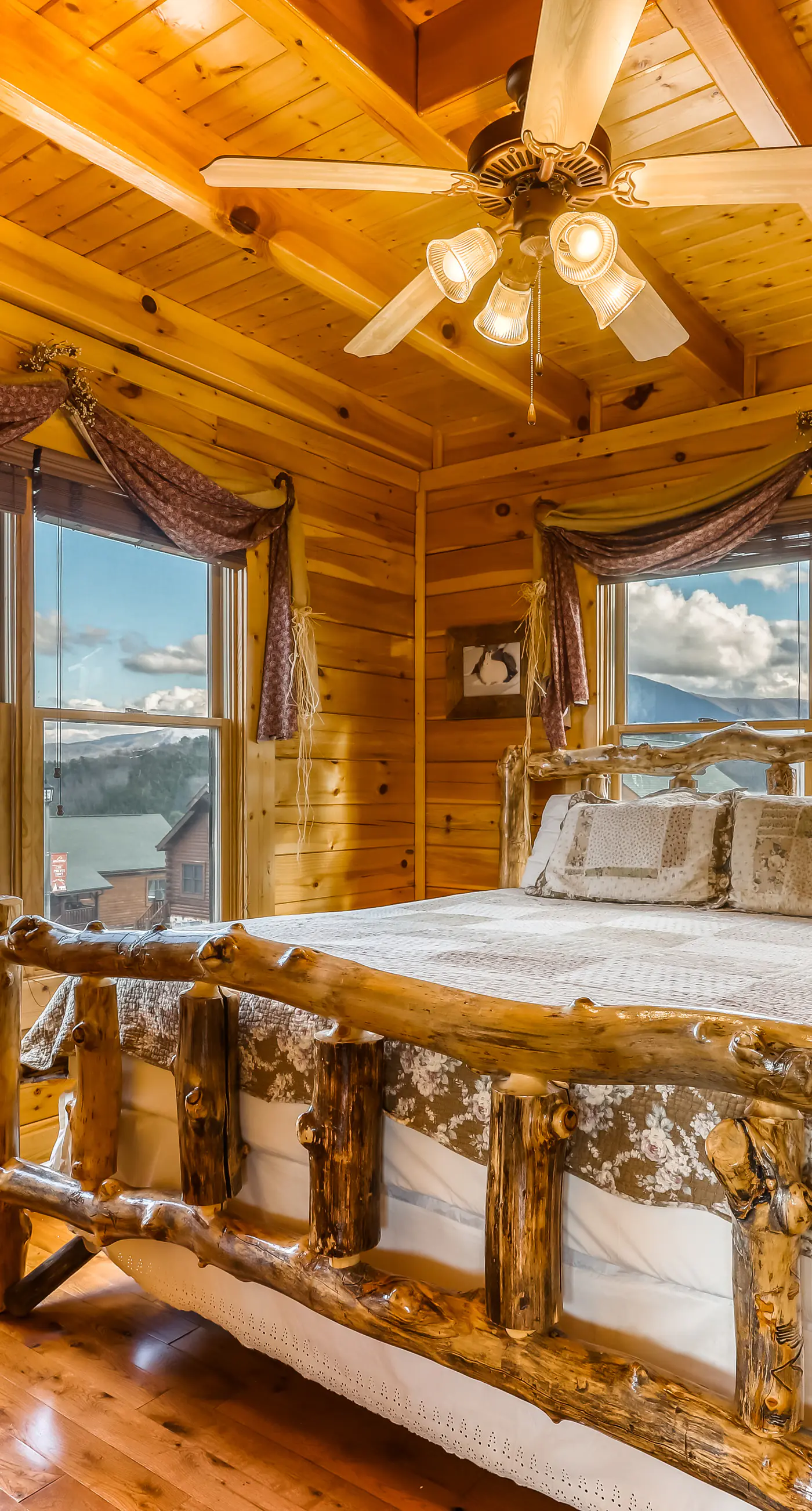 Charming Log cabin, Sleeps 6・Game Room・Hot Tub