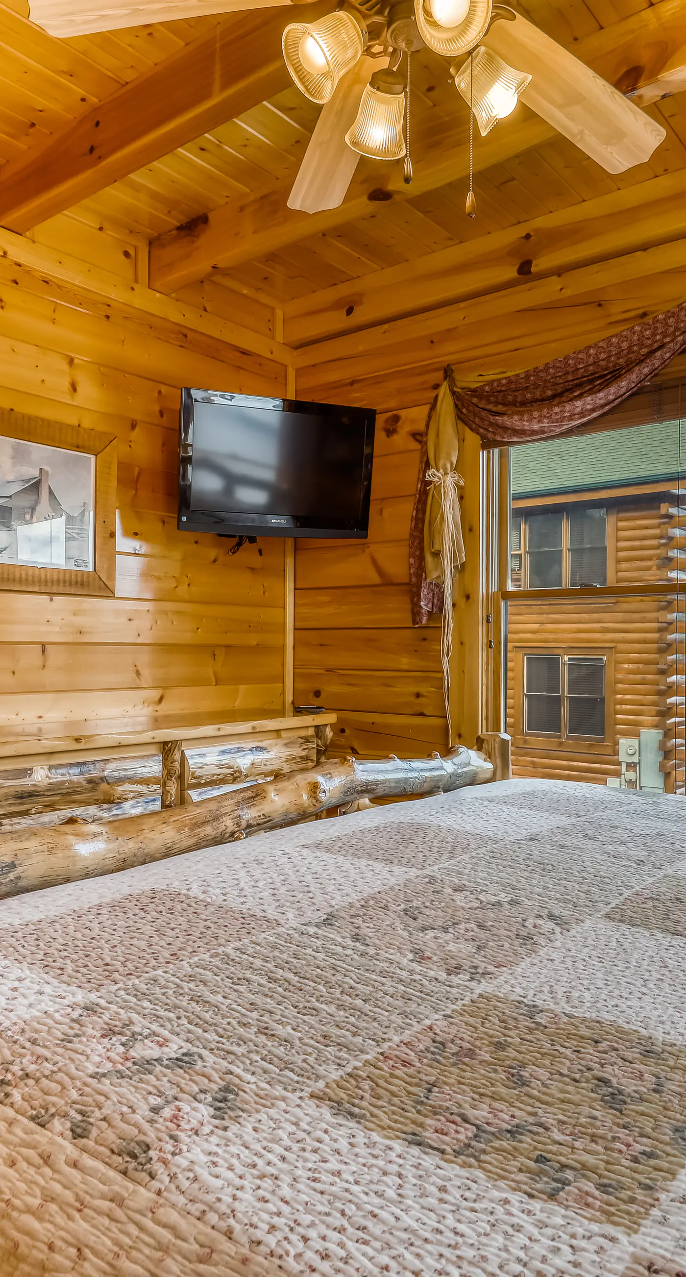 Charming Log cabin, Sleeps 6・Game Room・Hot Tub