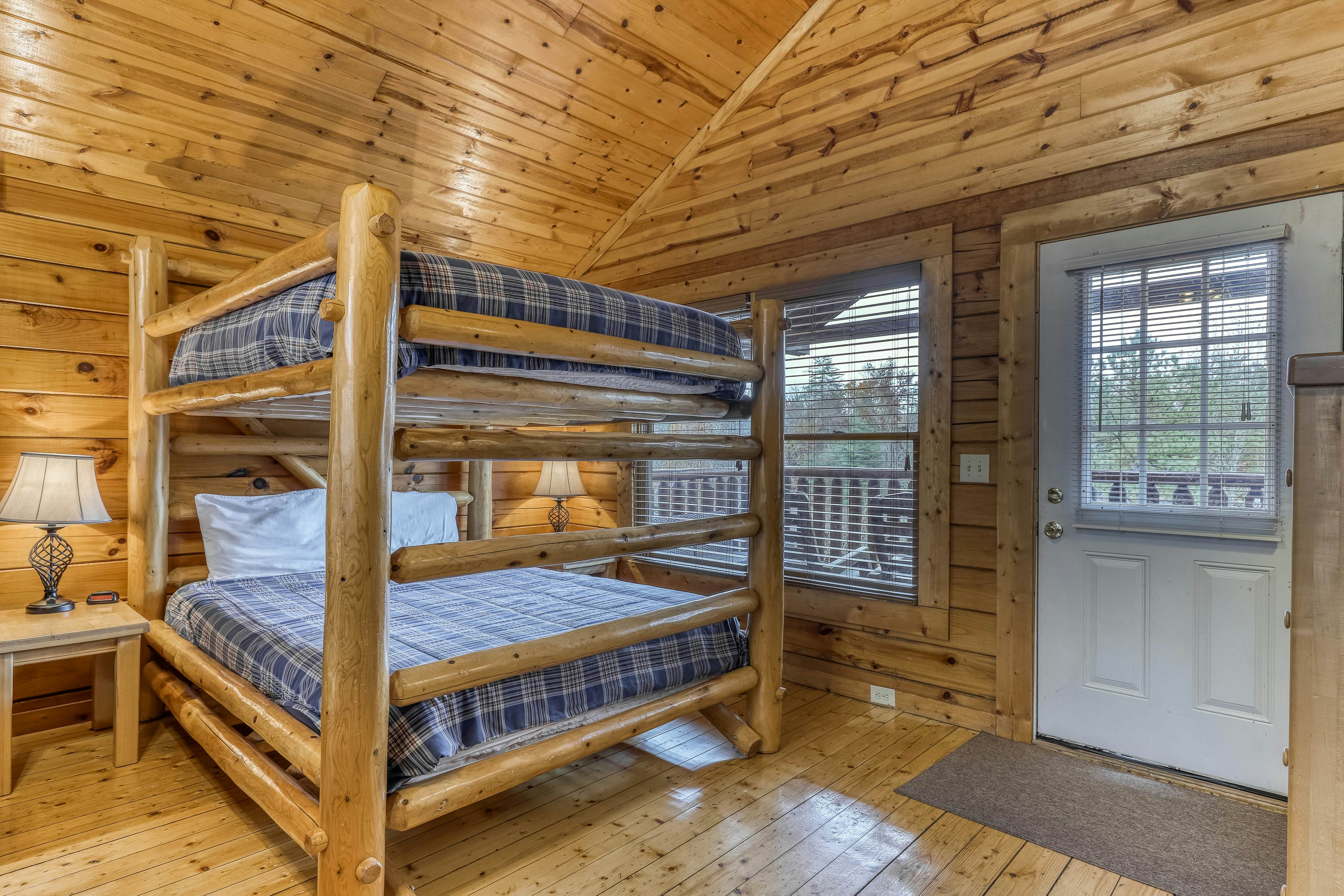 Family Cabin W Mtn View・Near Downtown・Theater