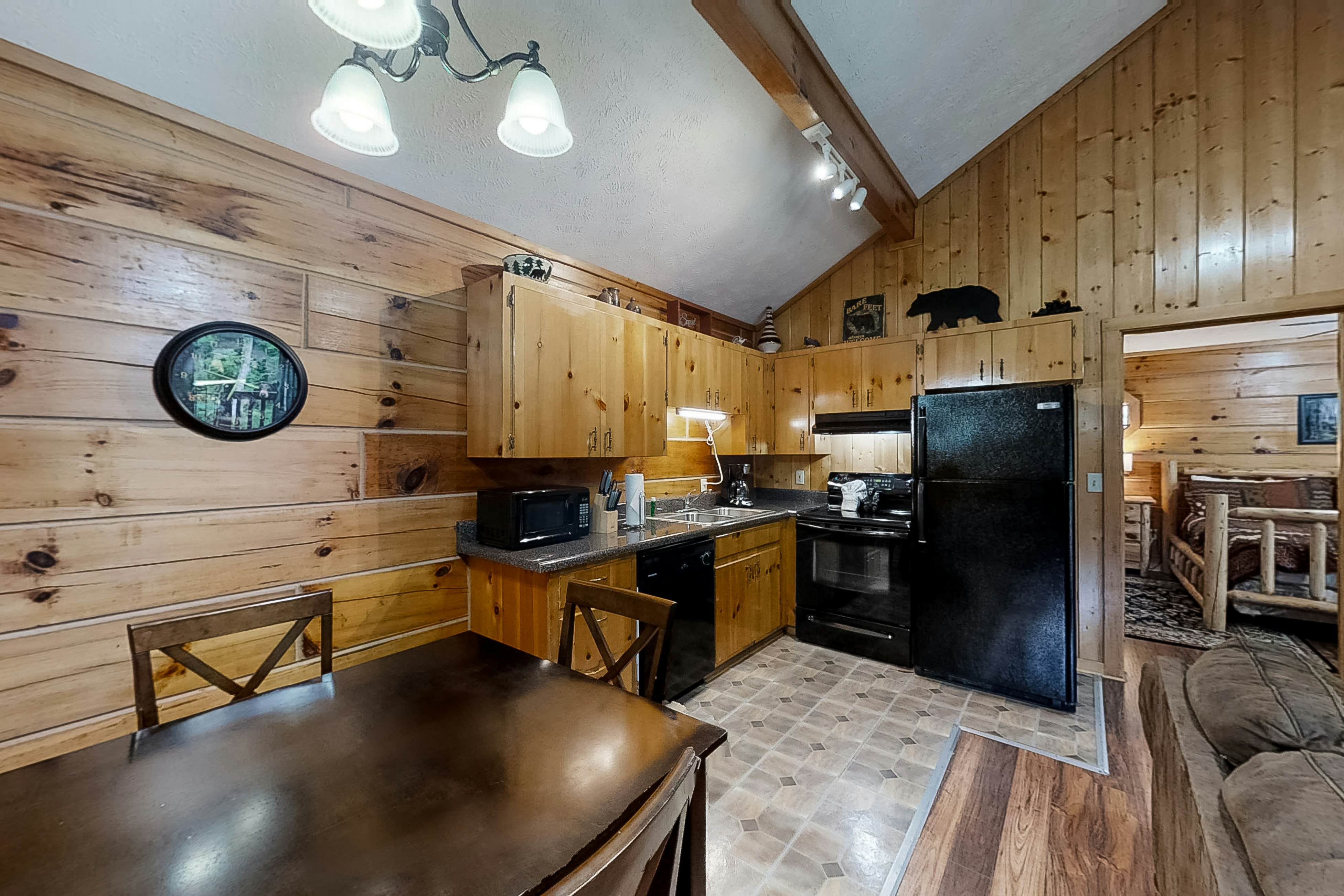 Charming Log Cabin N Bear’s Creek, Sleeps 4