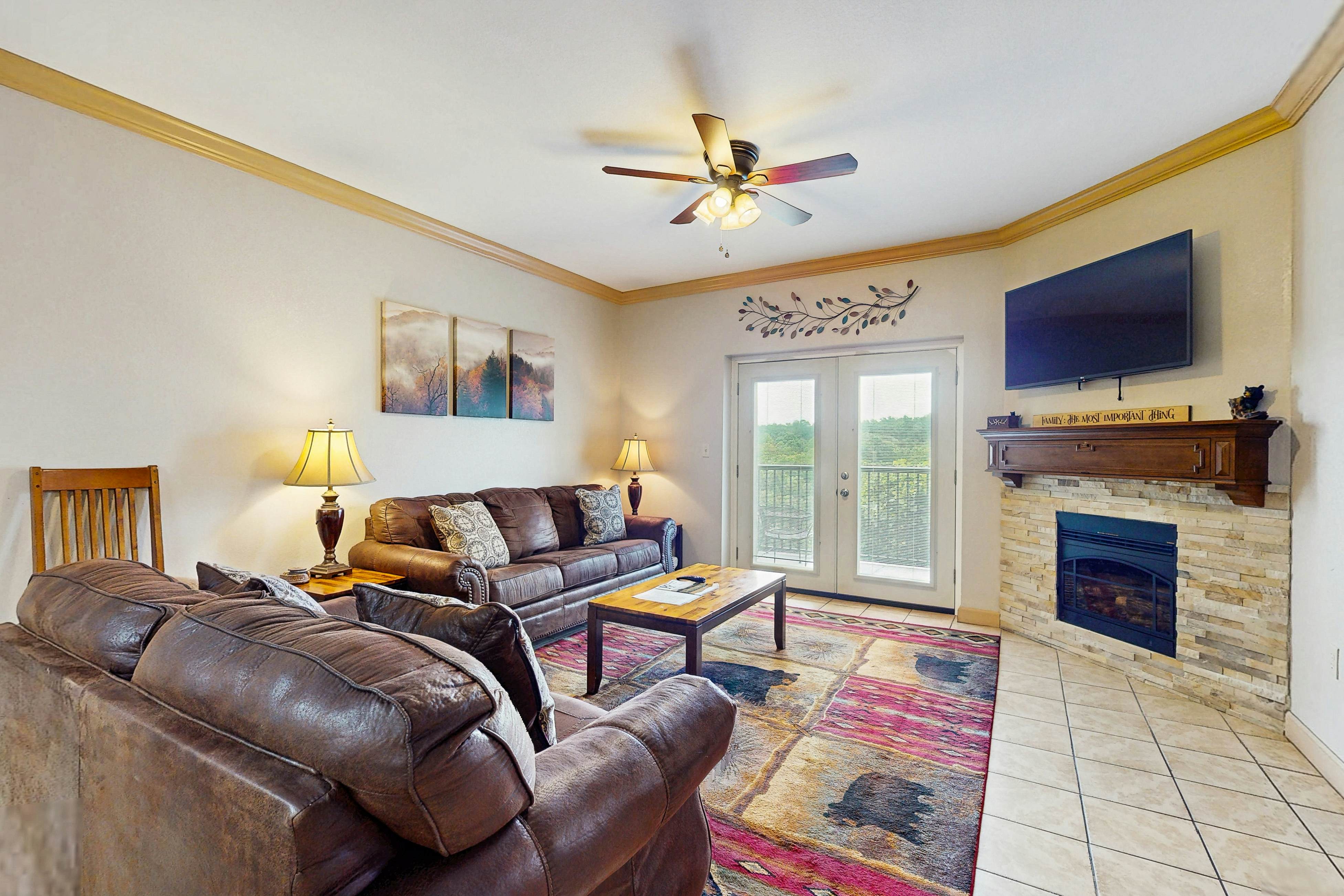 Cozy Downtown Getaway W Pools, Sleeps 6・Hot tub